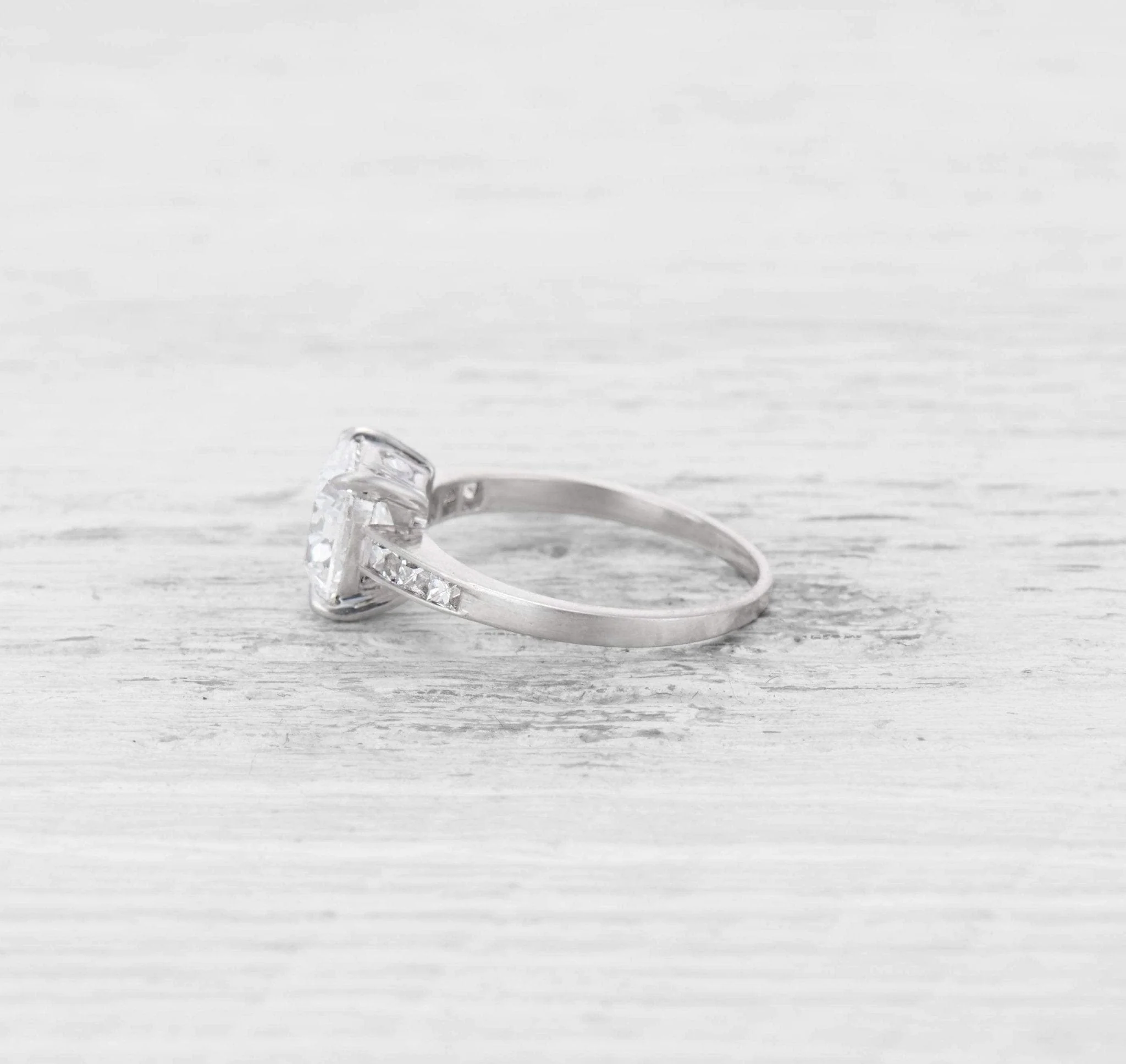 2.02 CARAT ART DECO DIAMOND ENGAGEMENT RING - Image 3