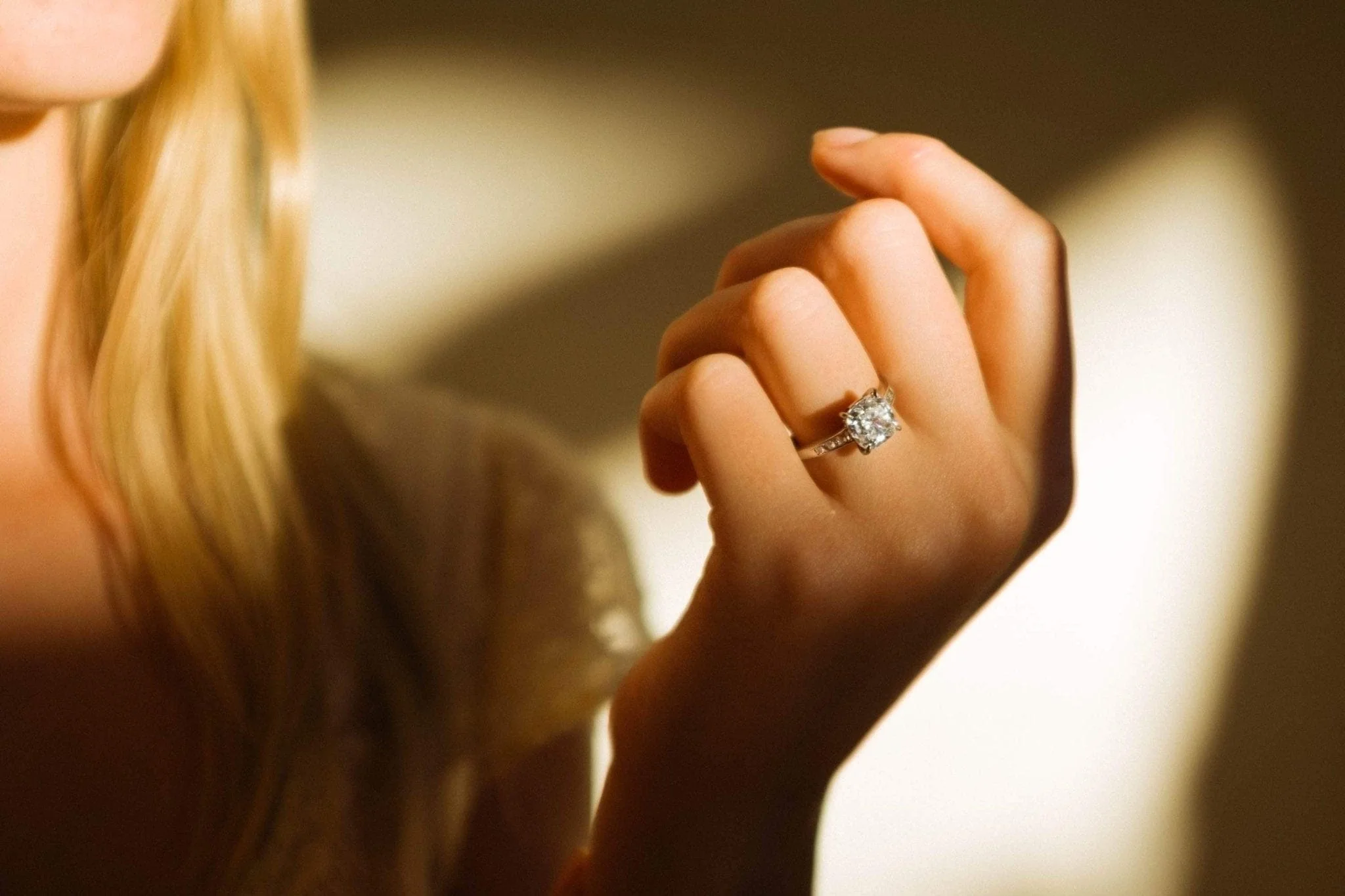 2.02 CARAT ART DECO DIAMOND ENGAGEMENT RING - Image 6