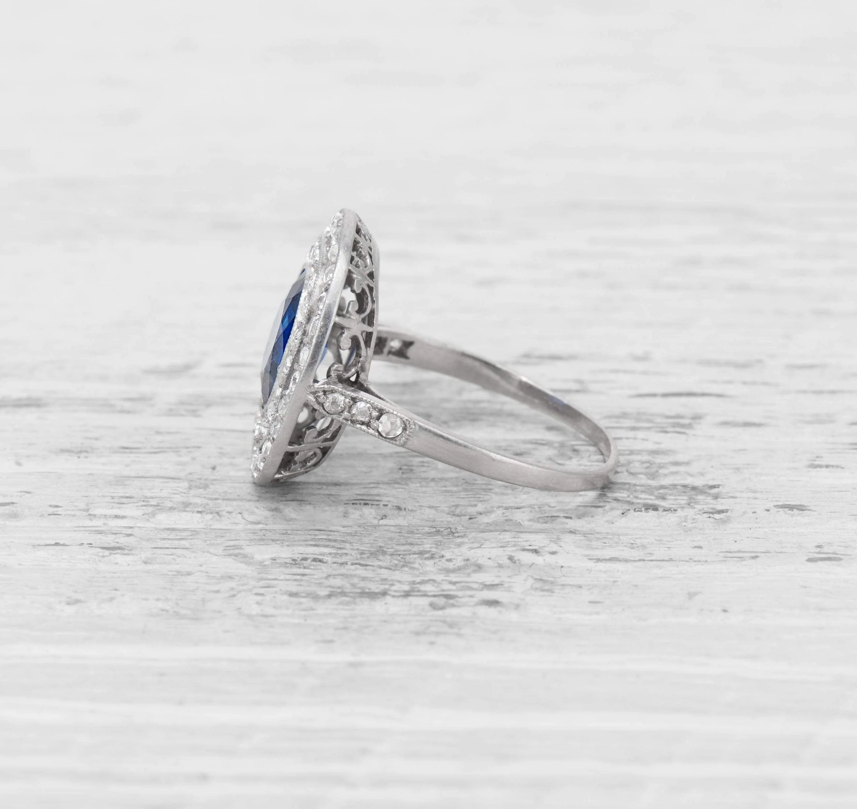 2.25 CARAT SAPPHIRE AND DIAMOND EDWARDIAN ENGAGEMENT RING - Image 3