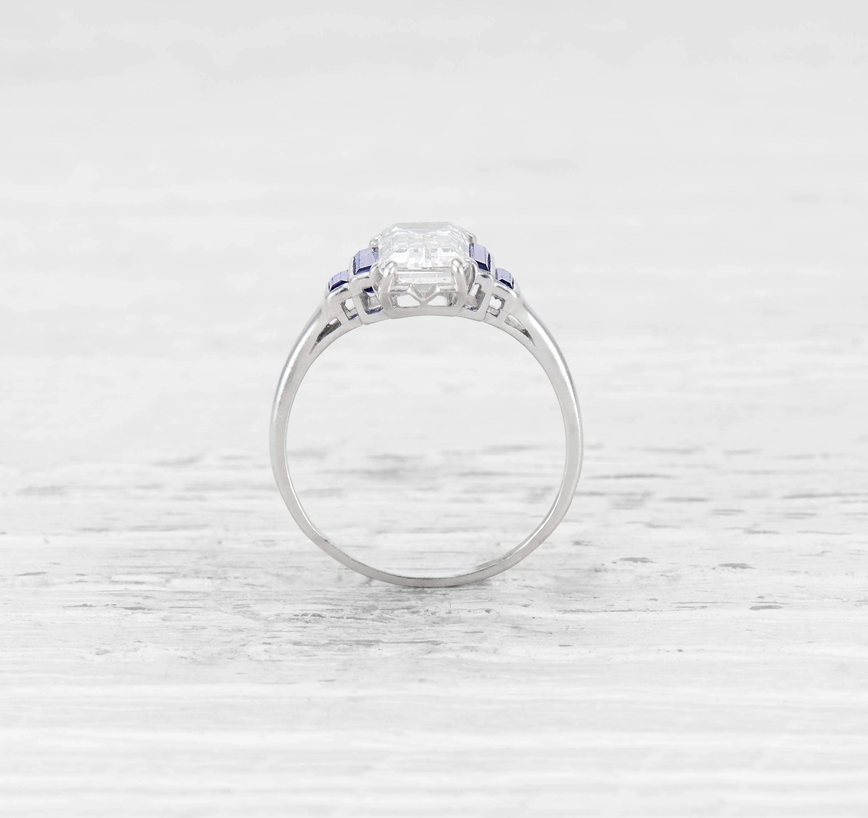 2.35 CARAT ART DECO DIAMOND AND SAPPHIRE RING - Image 4