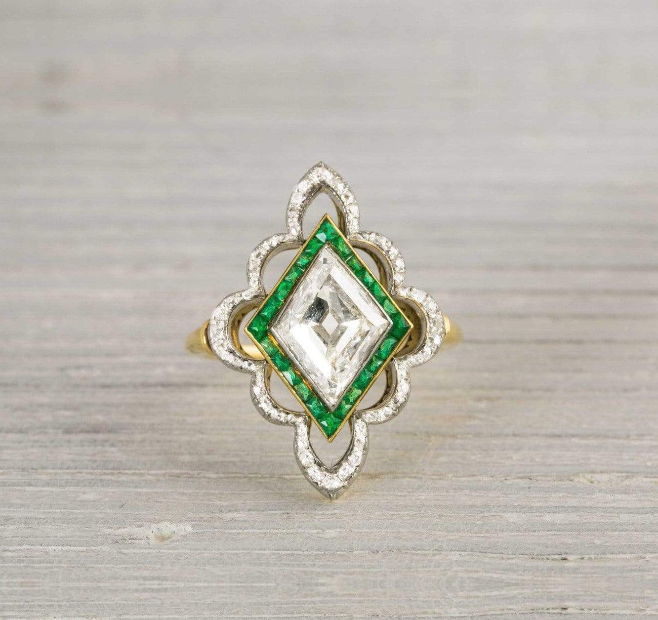 2.80 Carat Platinum on Gold Edwardian Diamond & Emerald Engagement Ring - Image 2