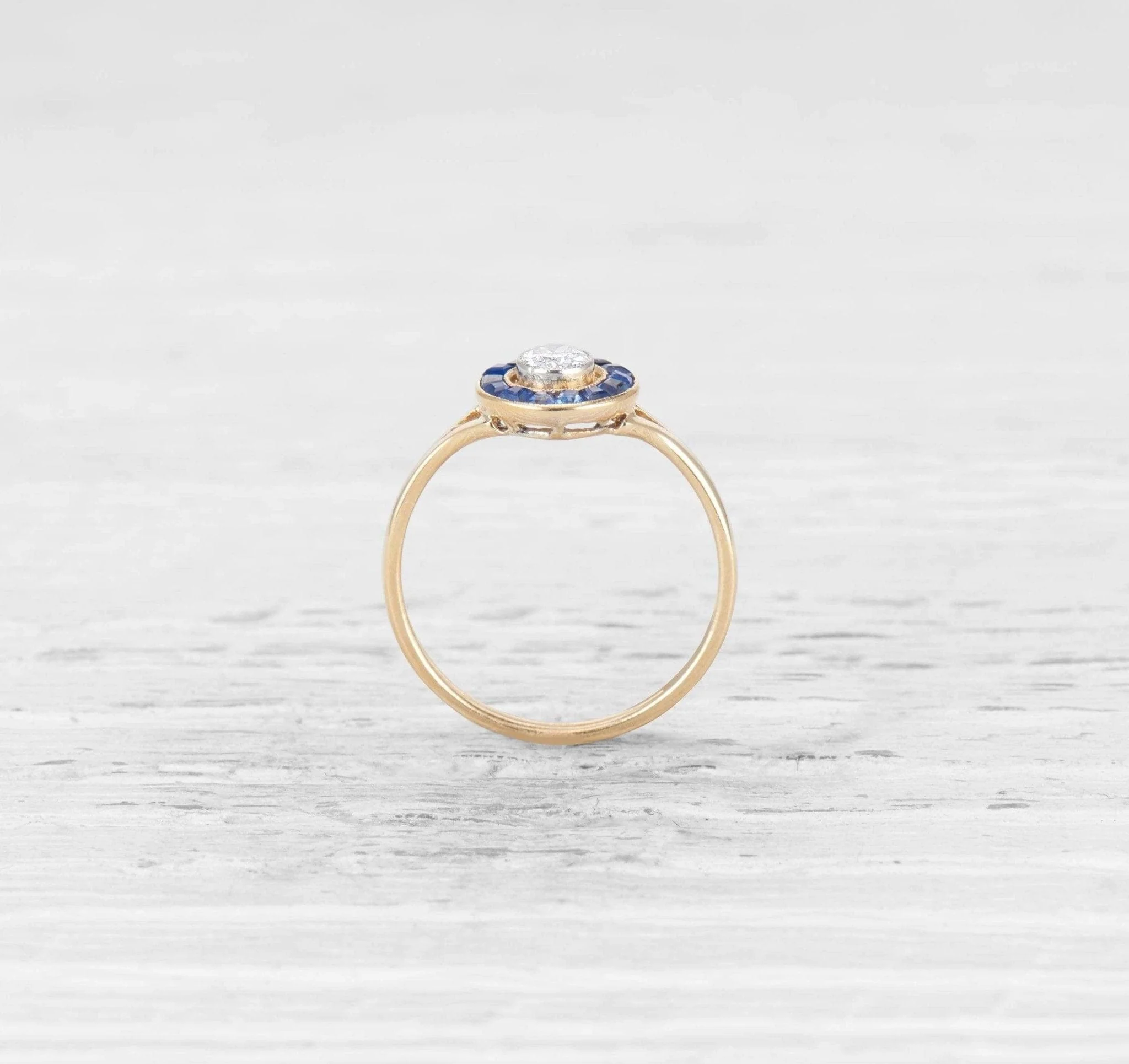 .20 CARAT ART DECO DIAMOND AND SAPPHIRE TARGET RING - Image 4