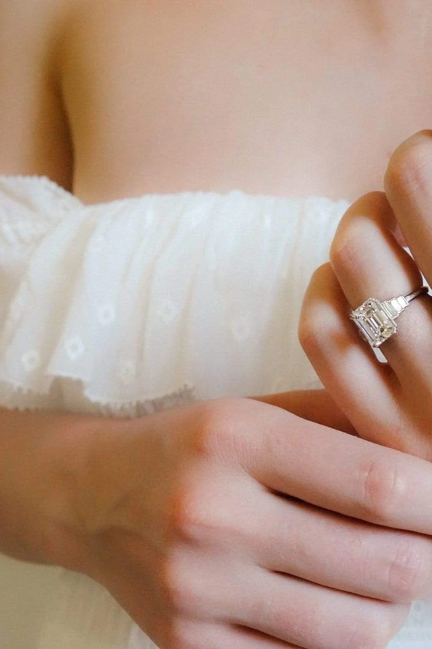 Mid Century 3.23 Carat Emerald Cut Engagement Ring - Image 6