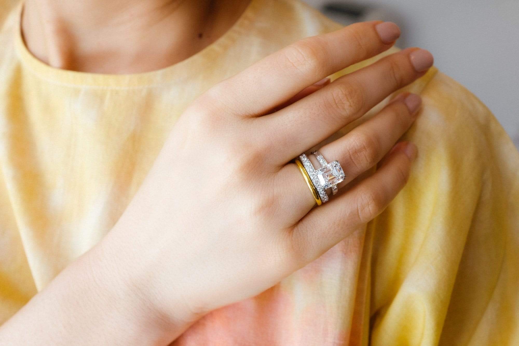 Art Deco 4.02 Carat Emerald Cut Diamond Ring - Image 4