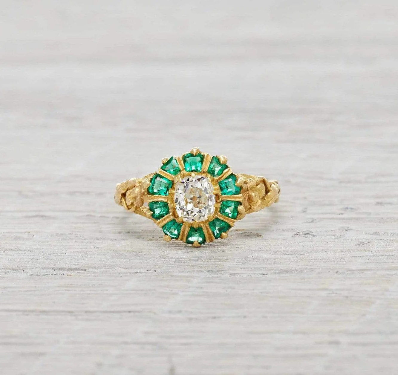 .55 Carat Vintage Diamond and Emerald Gold Ring - Image 2