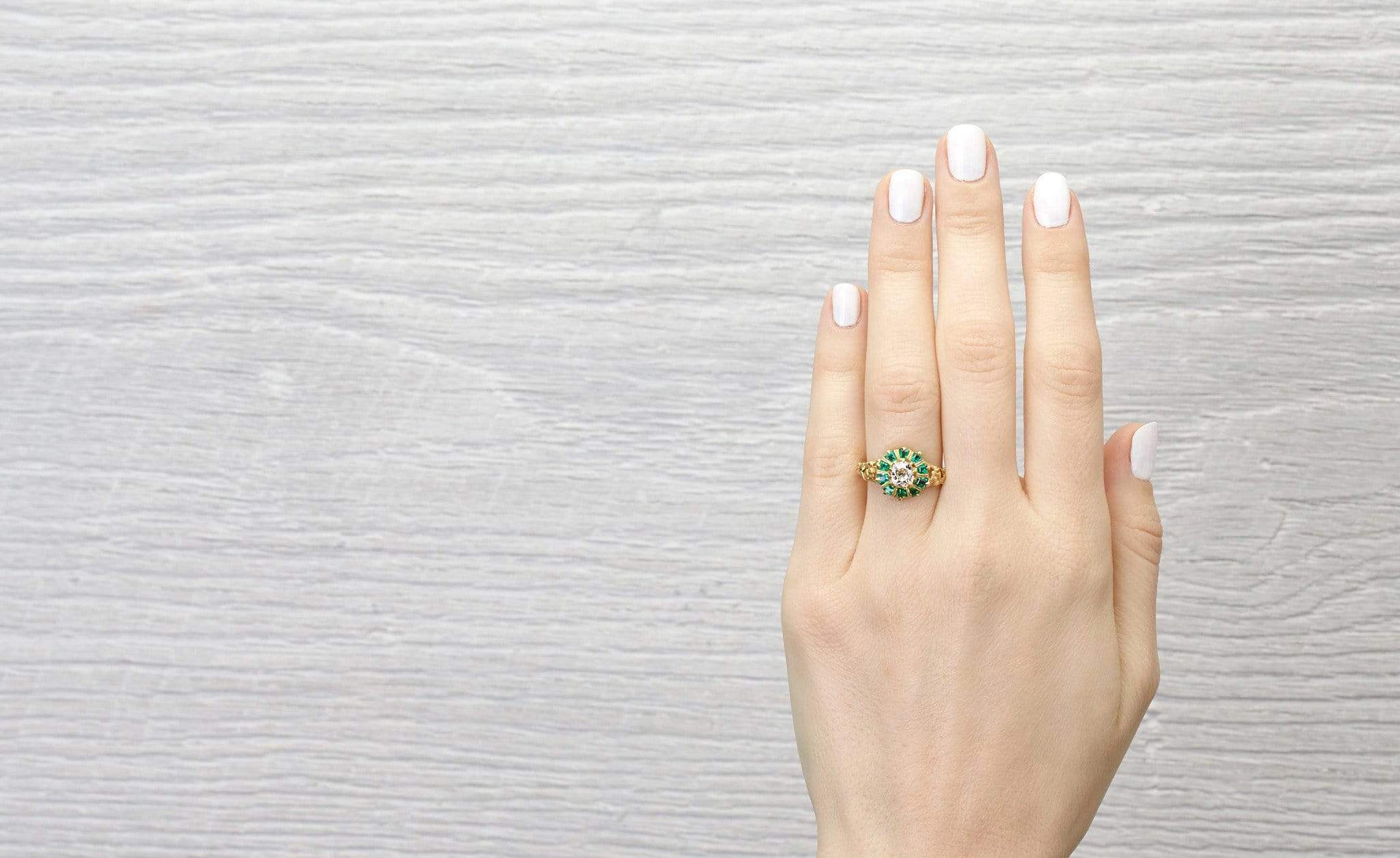 .55 Carat Vintage Diamond and Emerald Gold Ring - Image 5