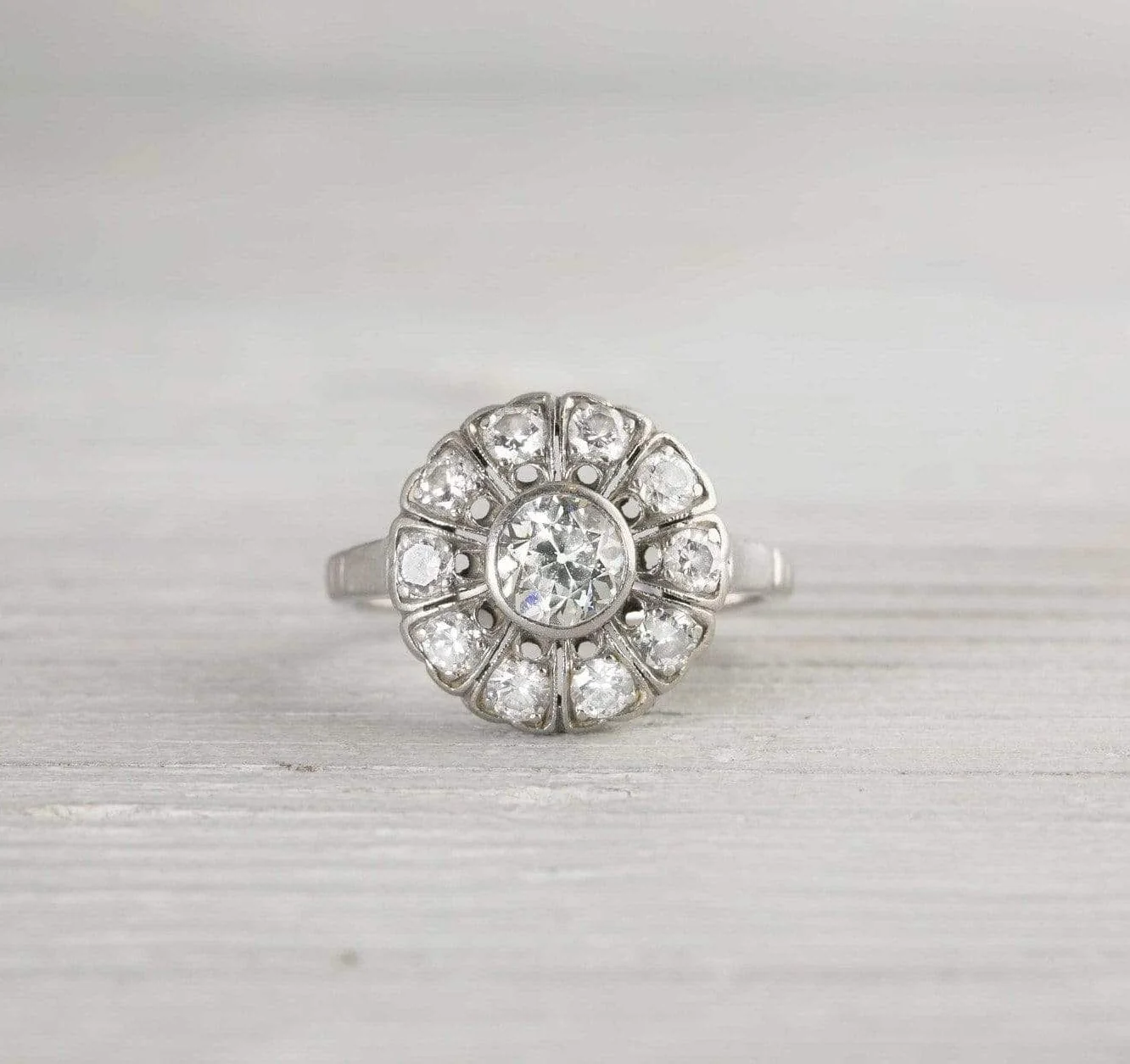 .60 Carat Art Deco Vintage Engagement Ring - Image 2