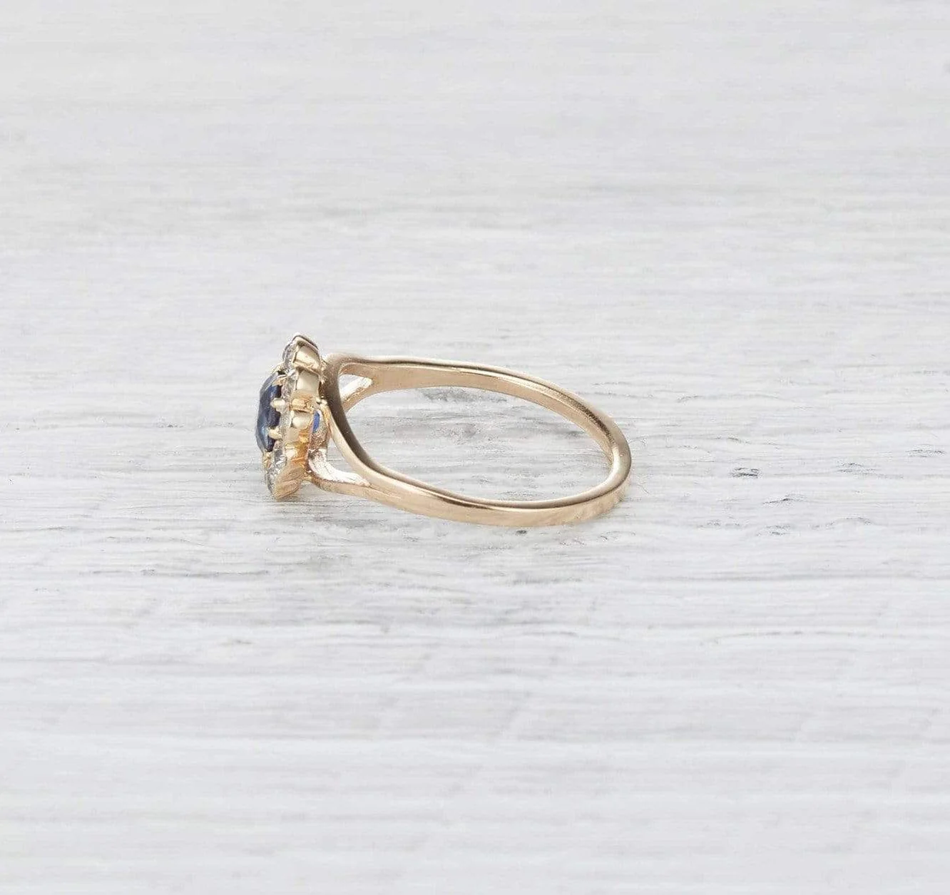 .60 Carat Late Victorian Sapphire Cluster Ring - Image 3