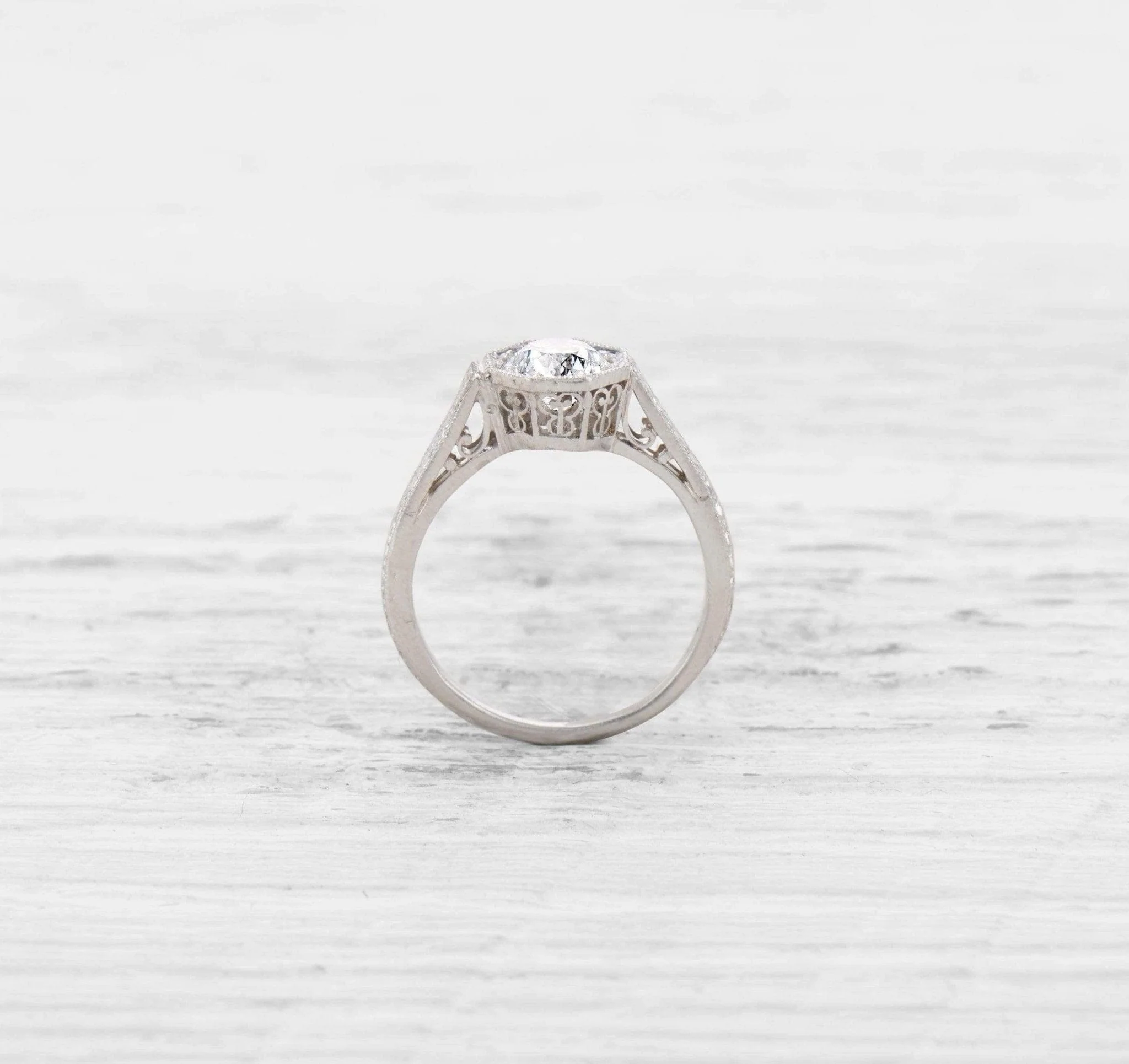 .66 CARAT ART DECO DIAMOND SOLITAIRE ENGAGEMENT RING - Image 4