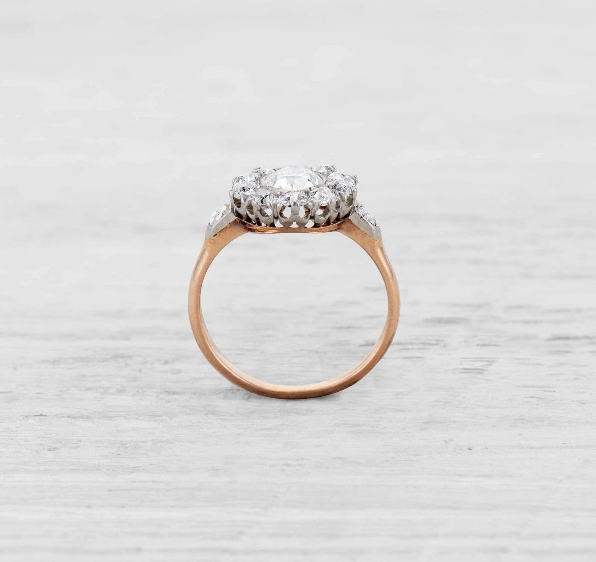 .69 CARAT EDWARDIAN DIAMOND CLUSTER RING - Image 4