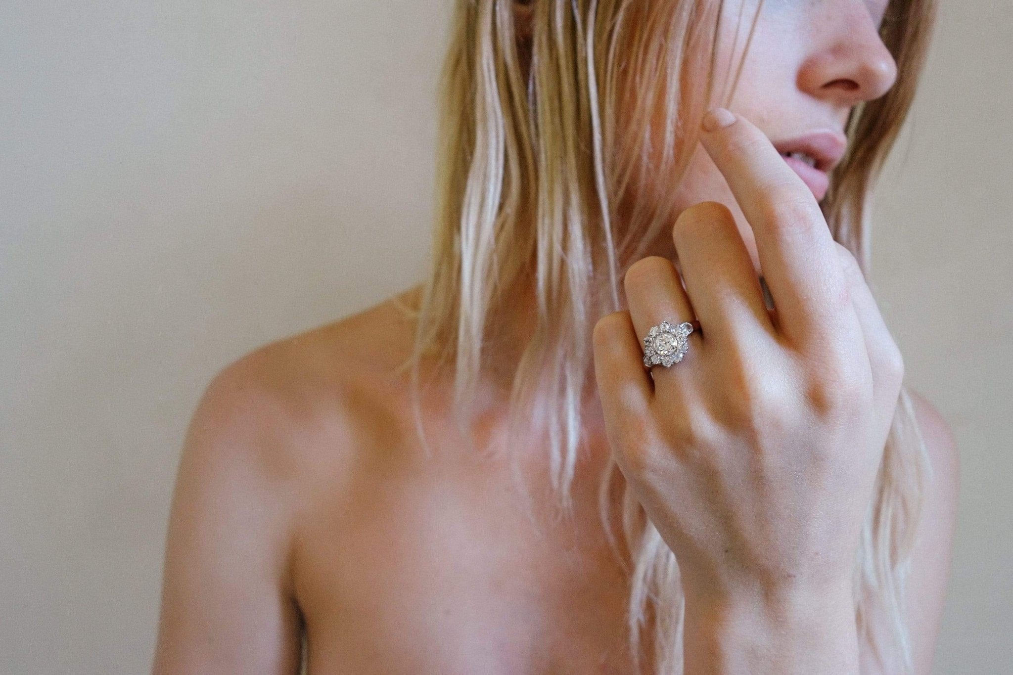 .69 CARAT EDWARDIAN DIAMOND CLUSTER RING - Image 5