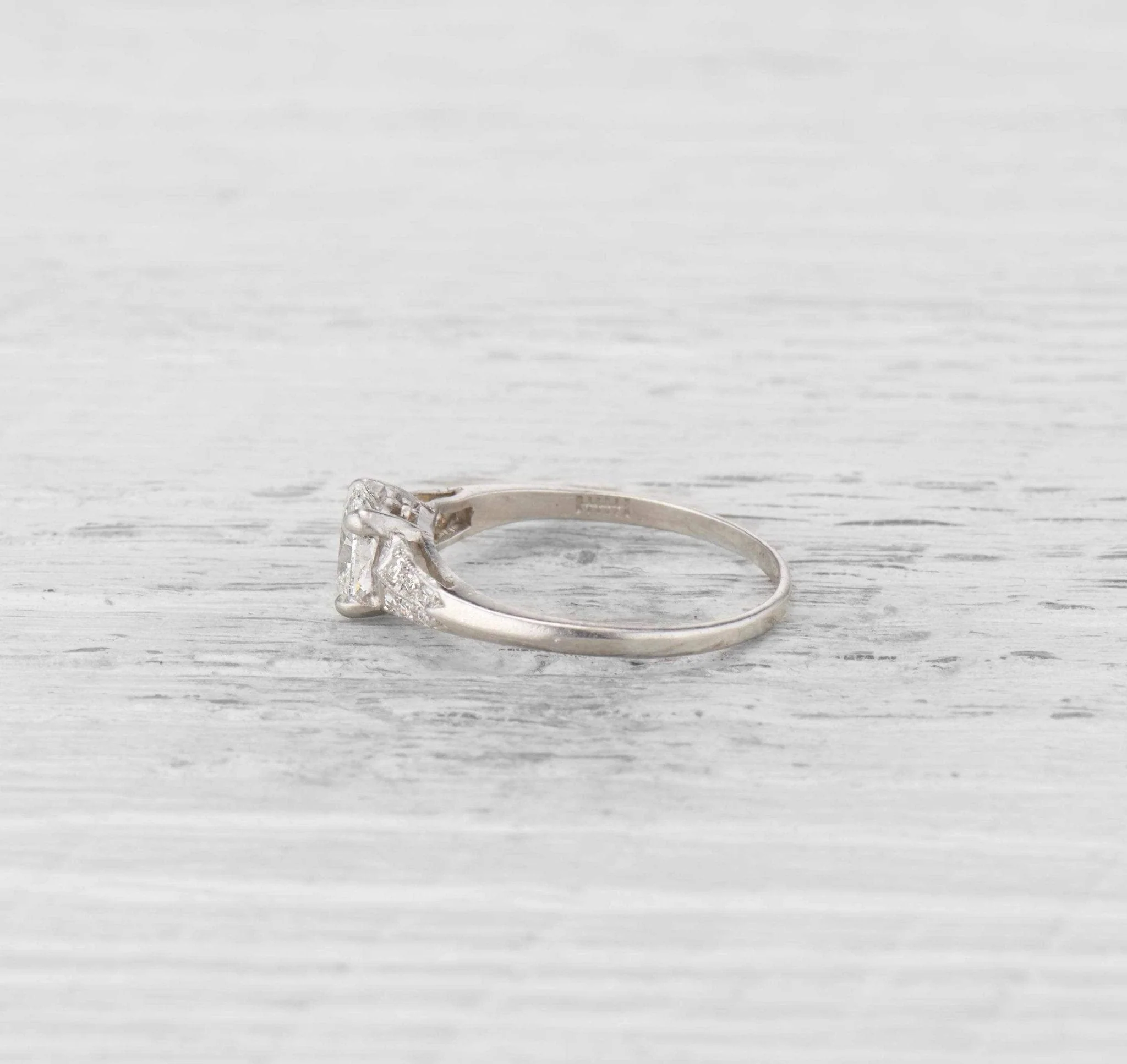 .70 CARAT ART DECO DIAMOND ENGAGEMENT RING - Image 3