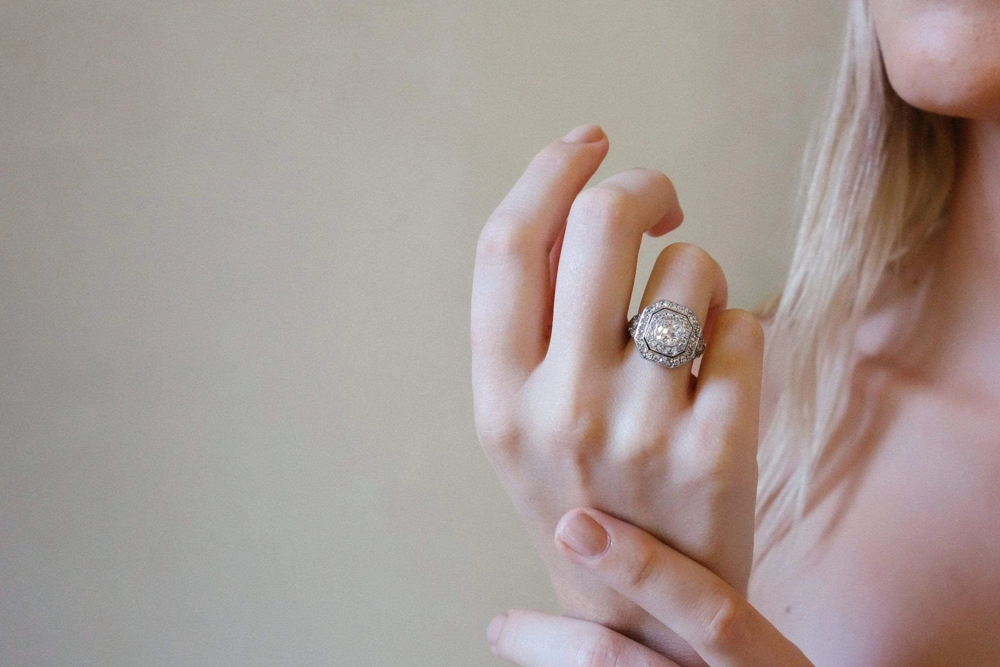 .74 CARAT EDWARDIAN DIAMOND ENGAGEMENT RING - Image 6