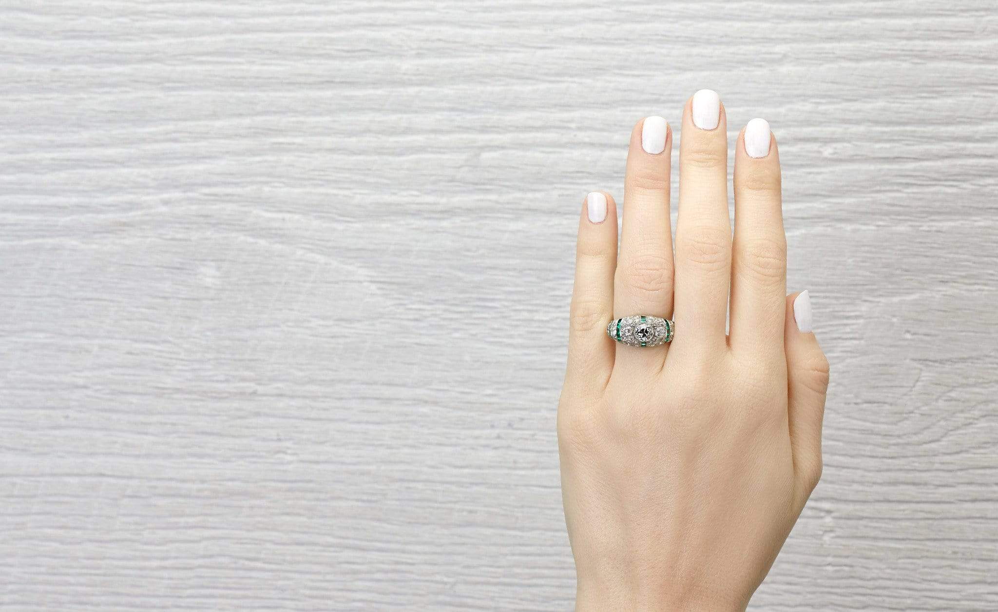 .75 Carat Art Deco Diamond and Emerald Ring - Image 5