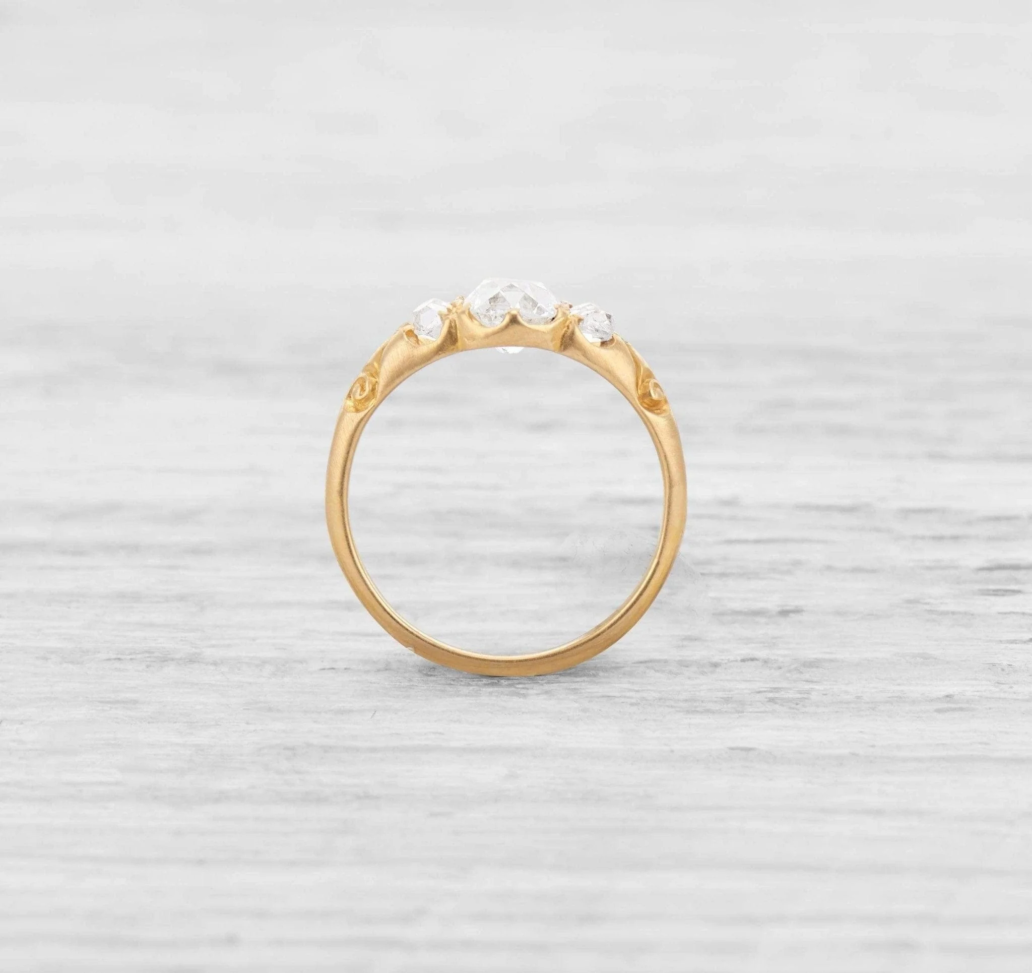 .79 CARAT VICTORIAN DIAMOND ENGAGEMENT RING - Image 4