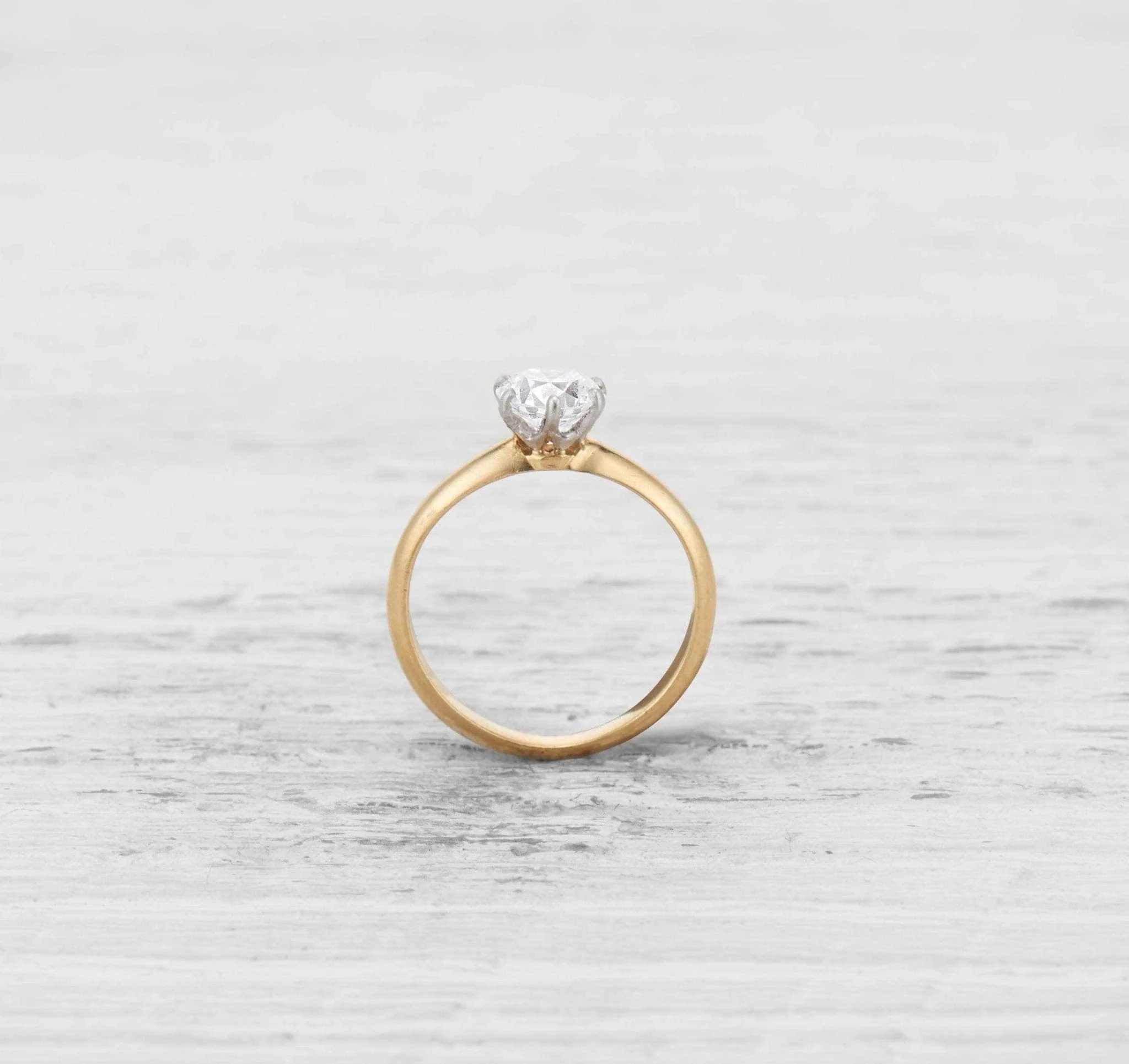 .83 CARAT TIFFANY & CO DIAMOND SOLITAIRE ENGAGEMENT RING - Image 4