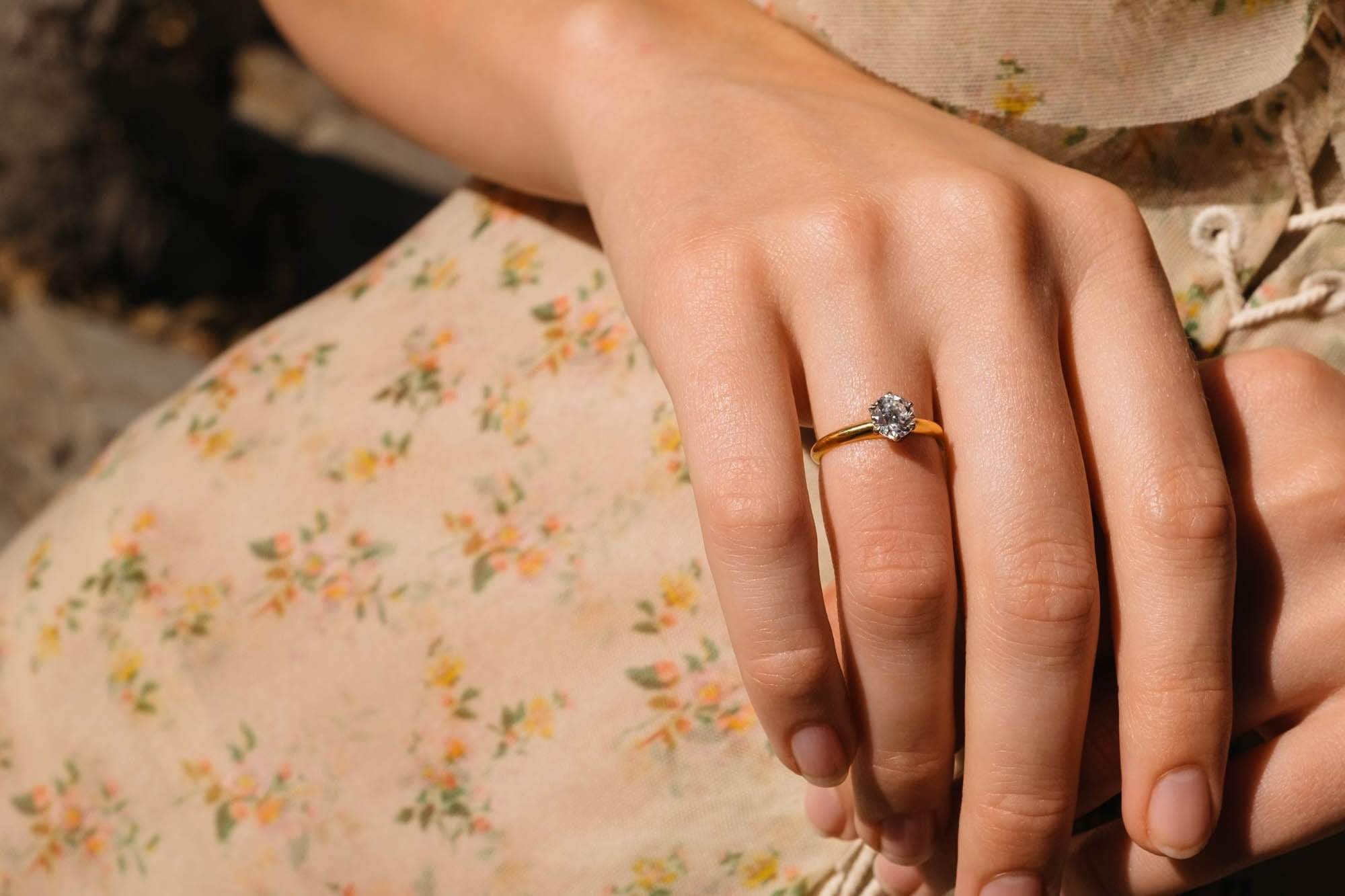 .83 CARAT TIFFANY & CO DIAMOND SOLITAIRE ENGAGEMENT RING - Image 7