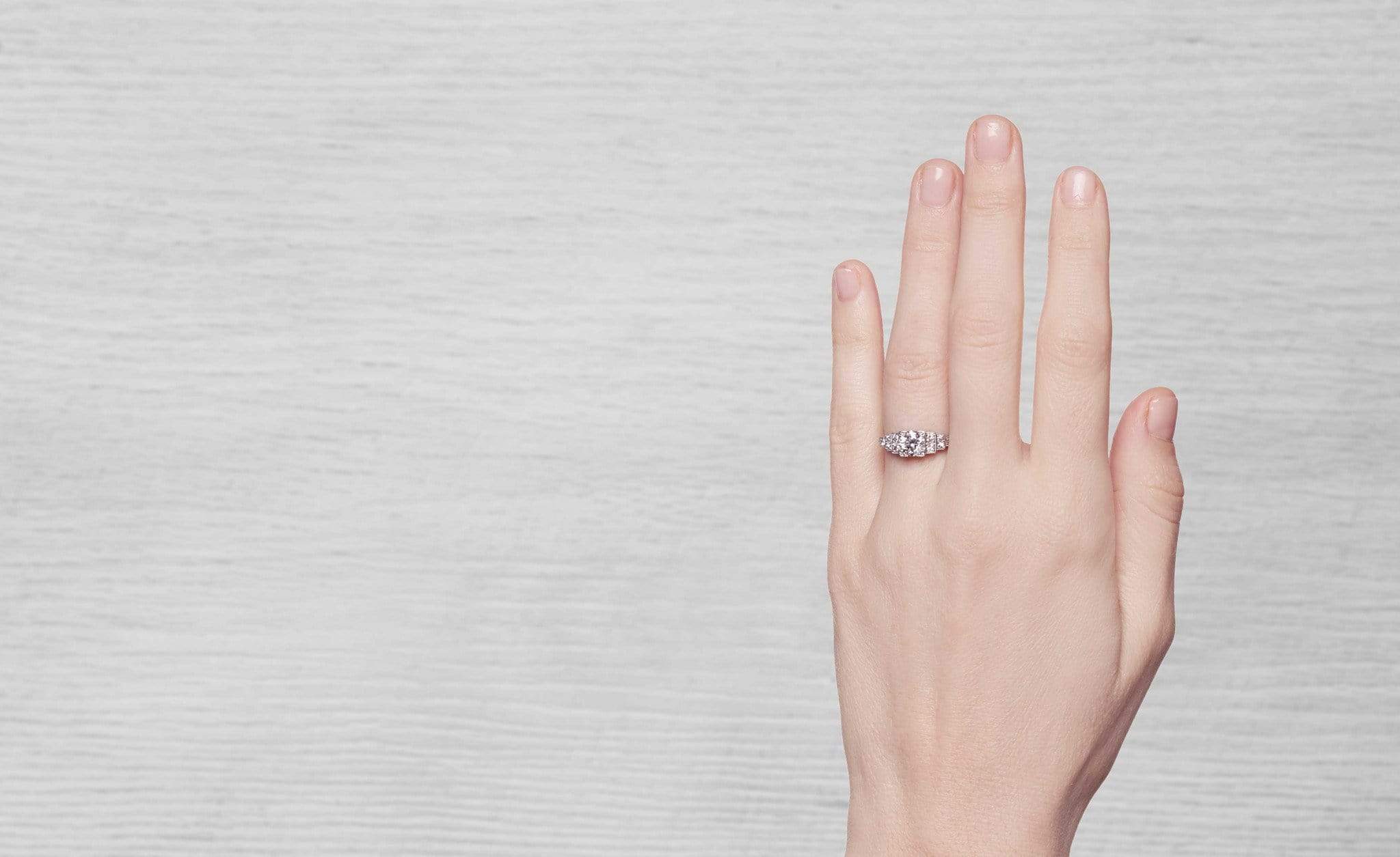 .85 Carat Art Deco Engagement Ring - Image 5