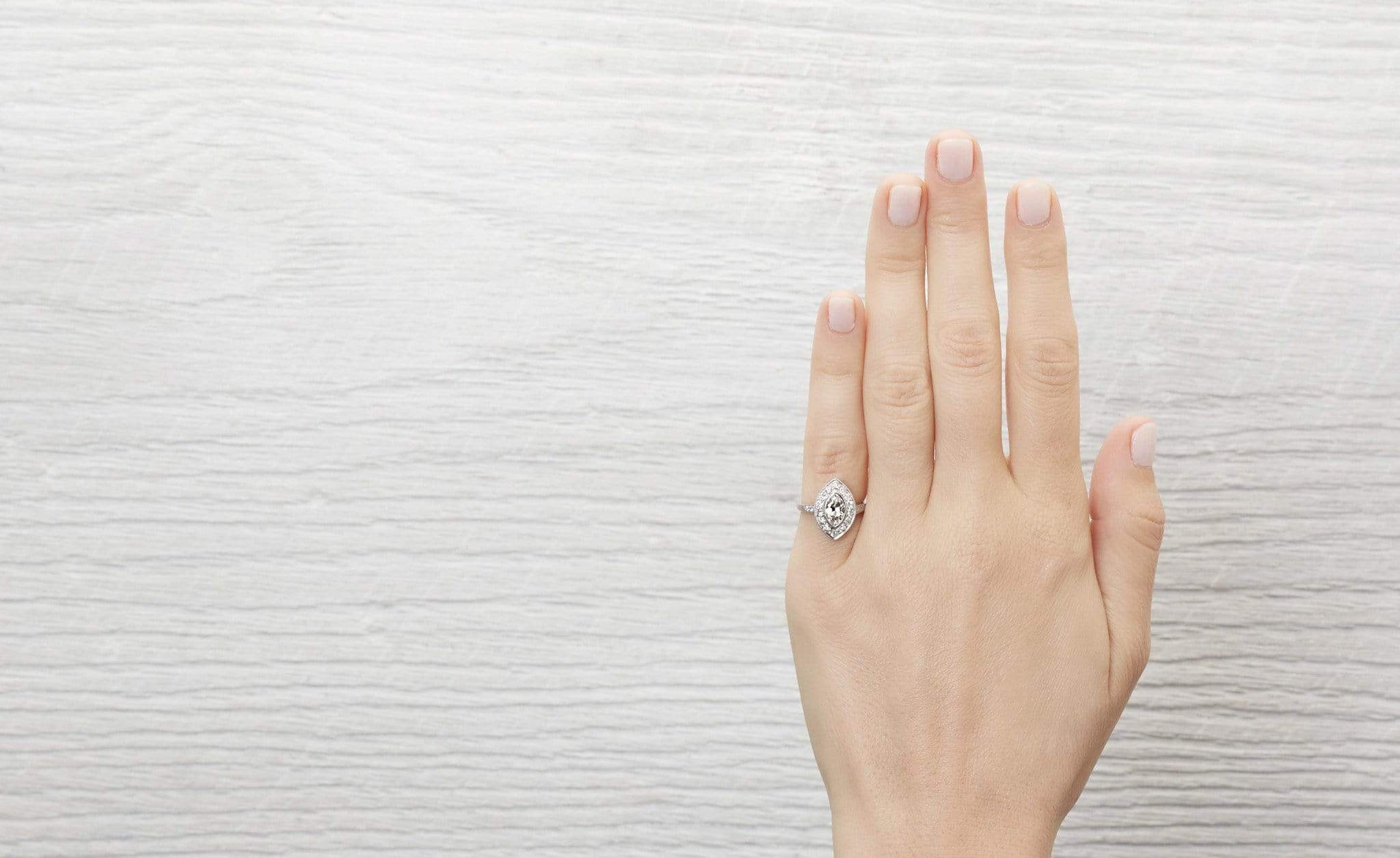 .85 Carat Art Deco Engagement Ring - Image 5