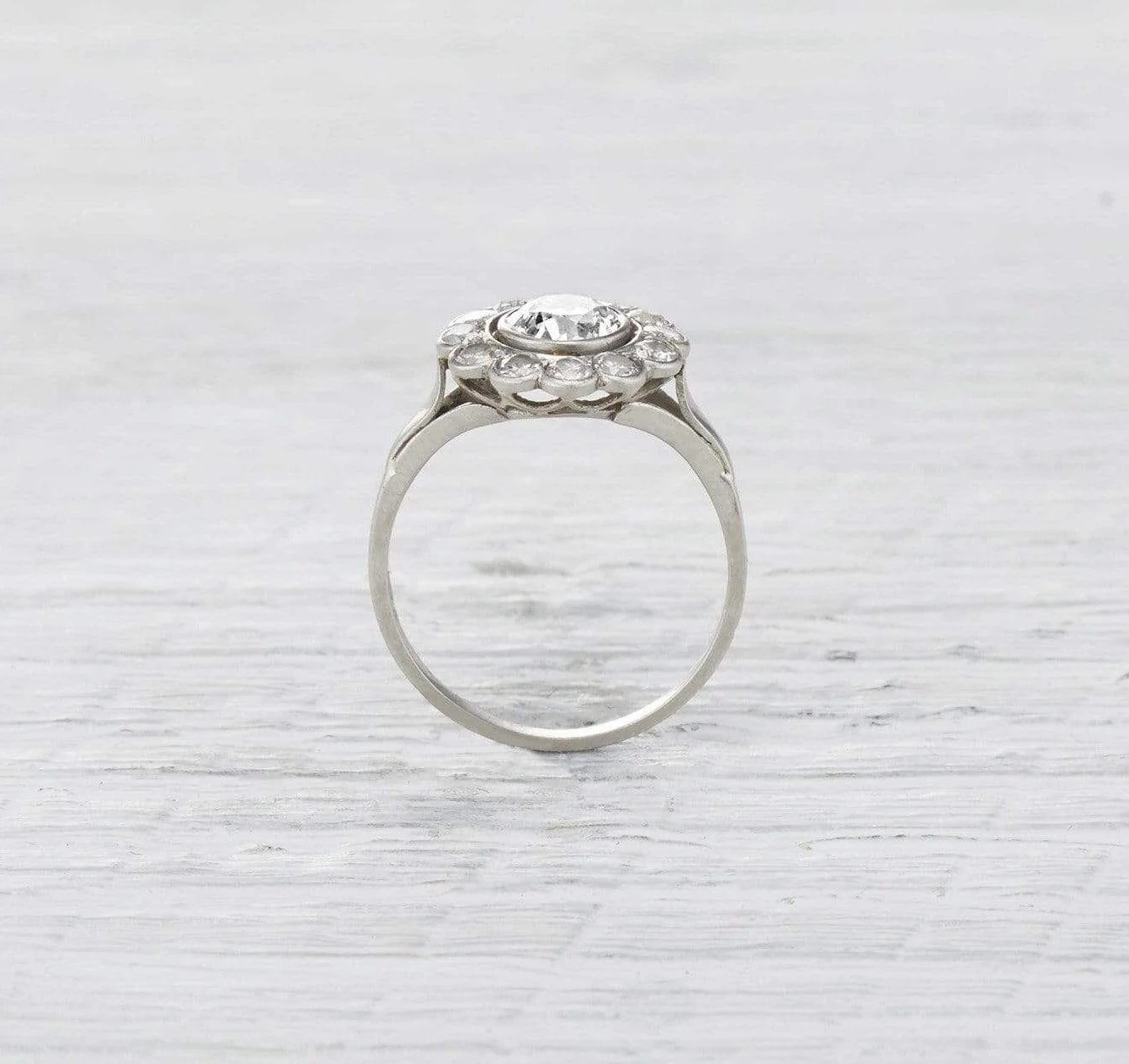 .90 Carat Art Deco Diamond Engagement Ring - Image 4