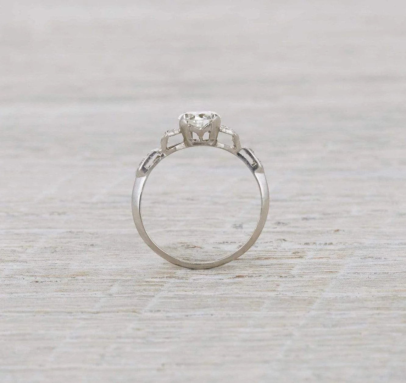.90 Carat Art Deco Engagement Ring - Image 4