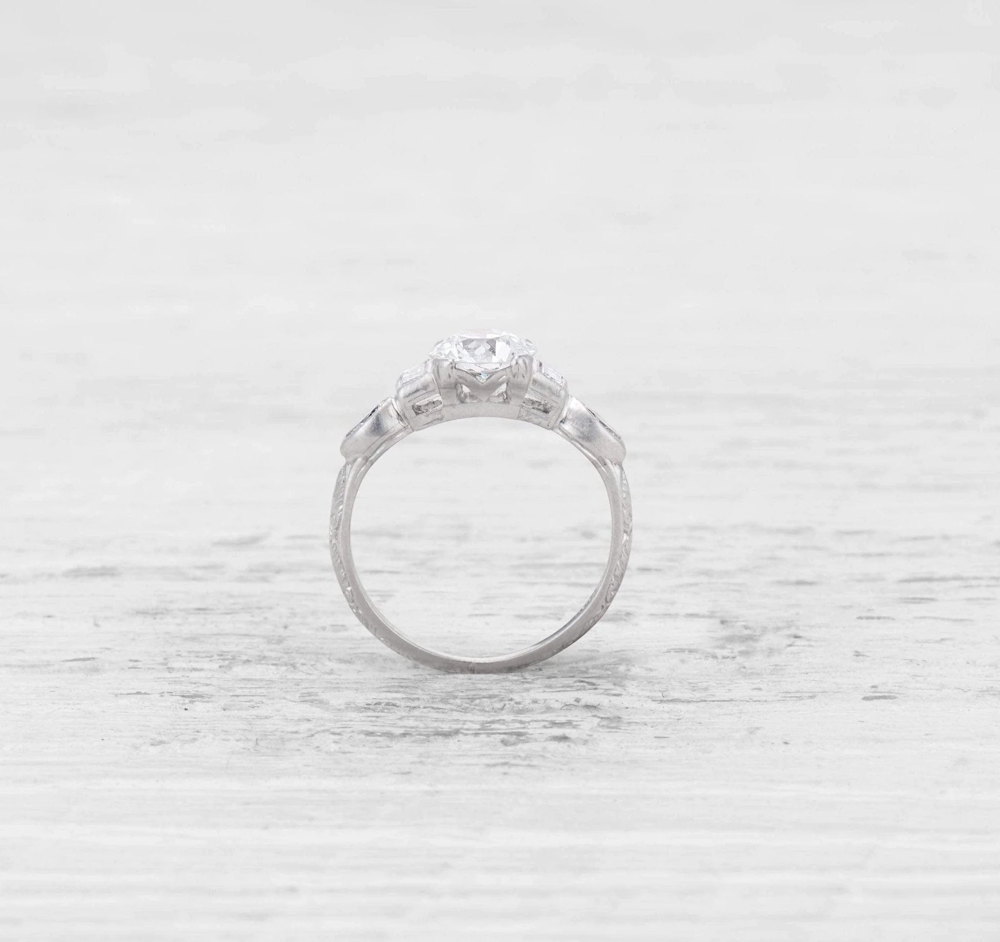 .91 CARAT ART DECO DIAMOND ENGAGEMENT RING - Image 3