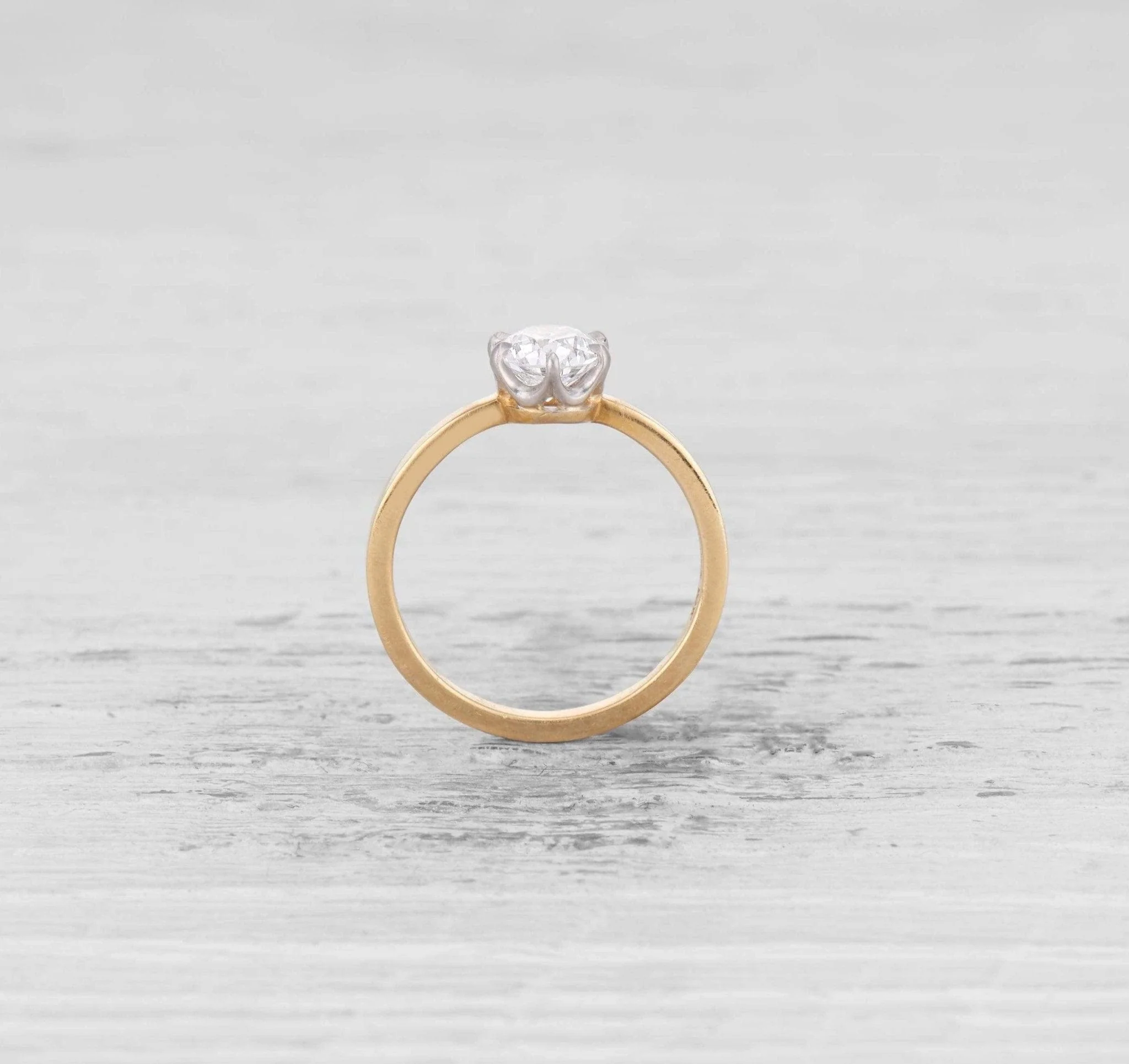 .92 CARAT TIFFANY & CO DIAMOND SOLITAIRE ENGAGEMENT RING - Image 3