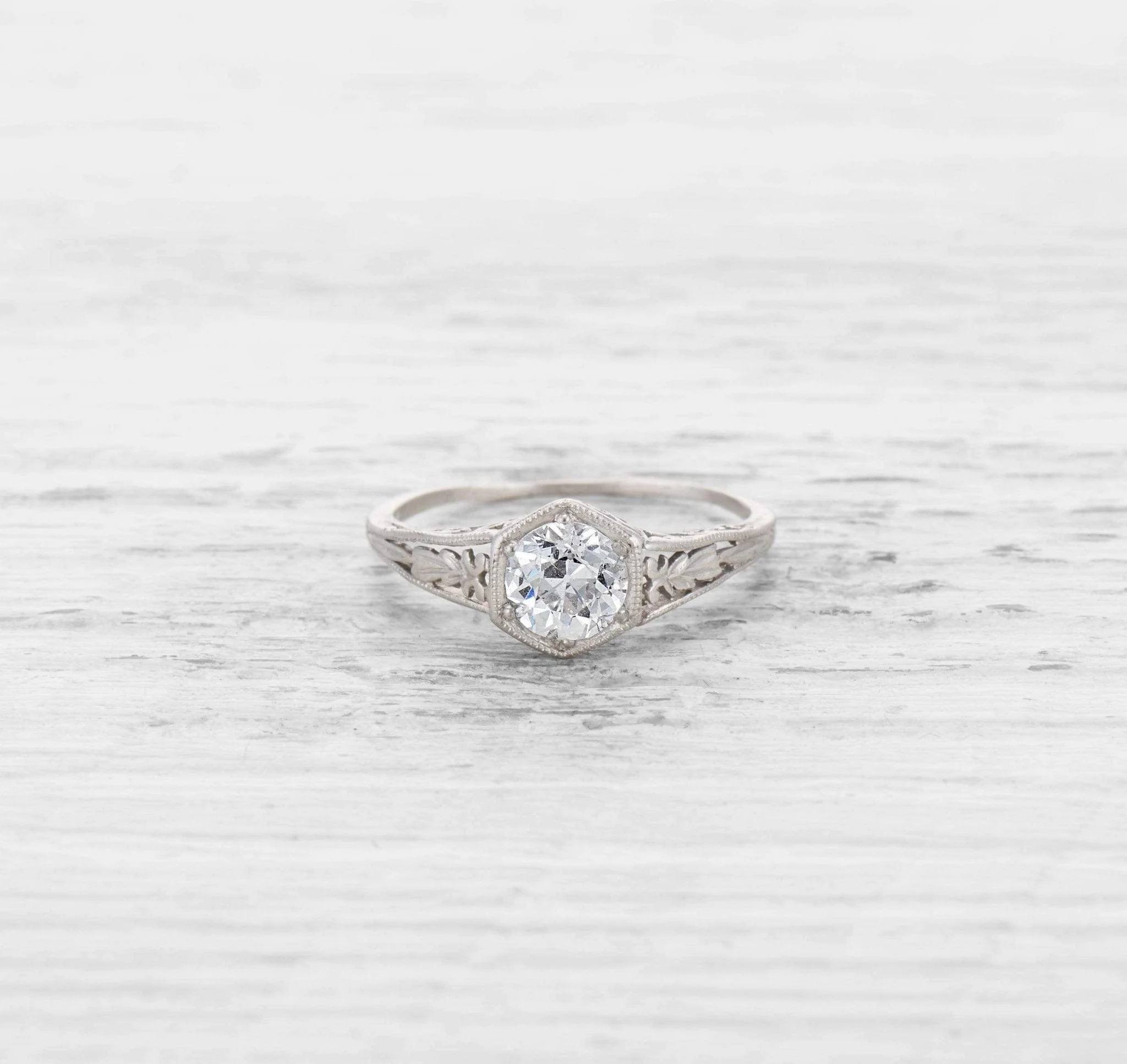 .93 CARAT ART DECO DIAMOND SOLITAIRE ENGAGEMENT RING - Image 2