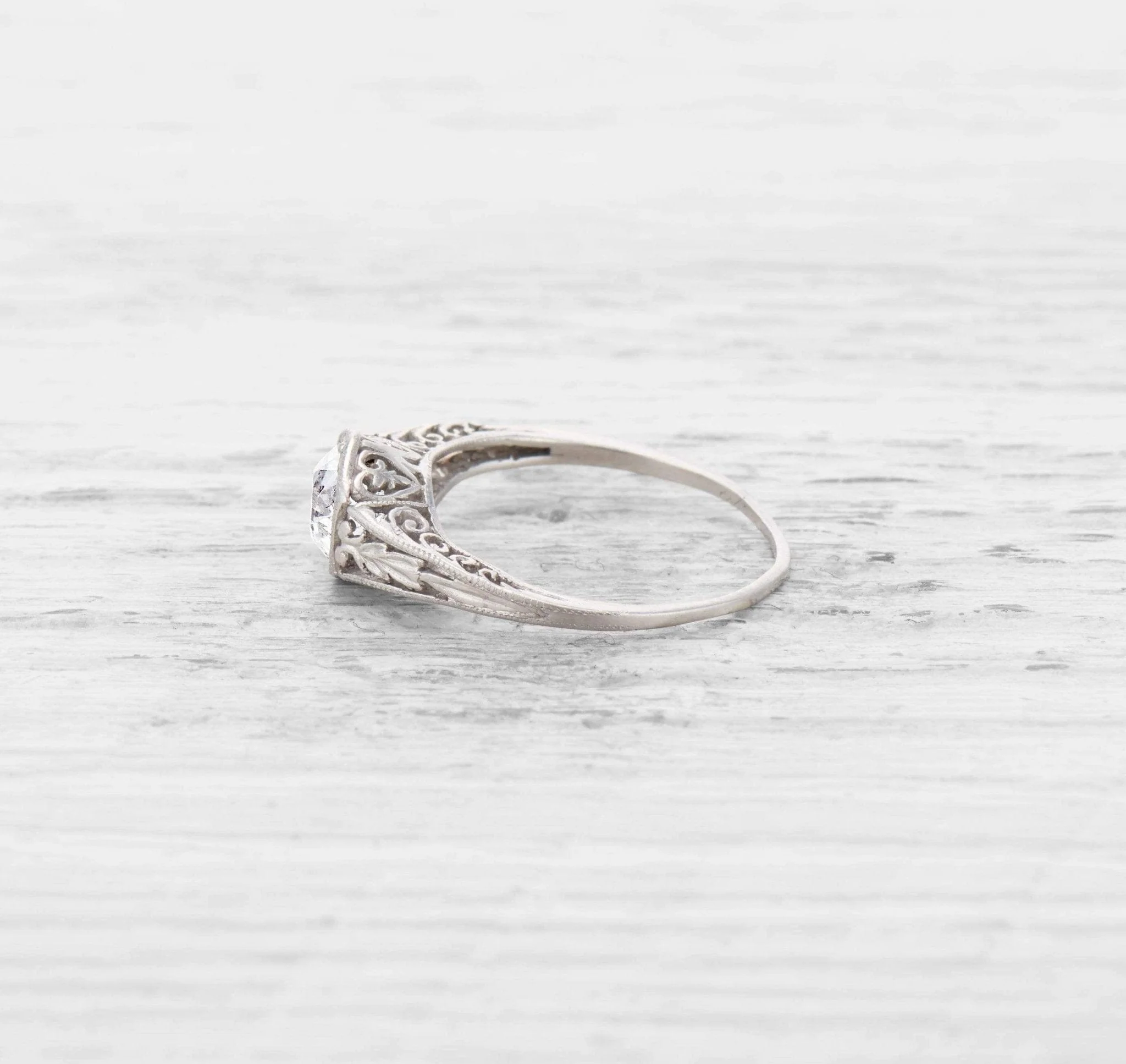 .93 CARAT ART DECO DIAMOND SOLITAIRE ENGAGEMENT RING - Image 3