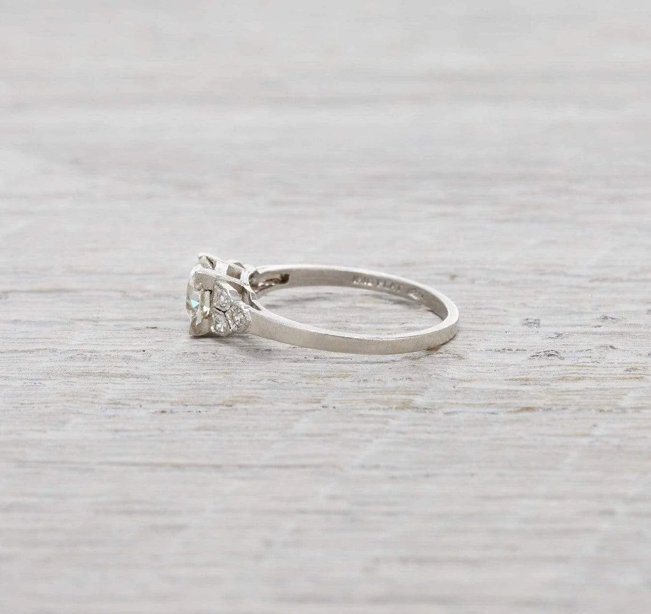 .94 Carat Art Deco Engagement Ring - Image 3