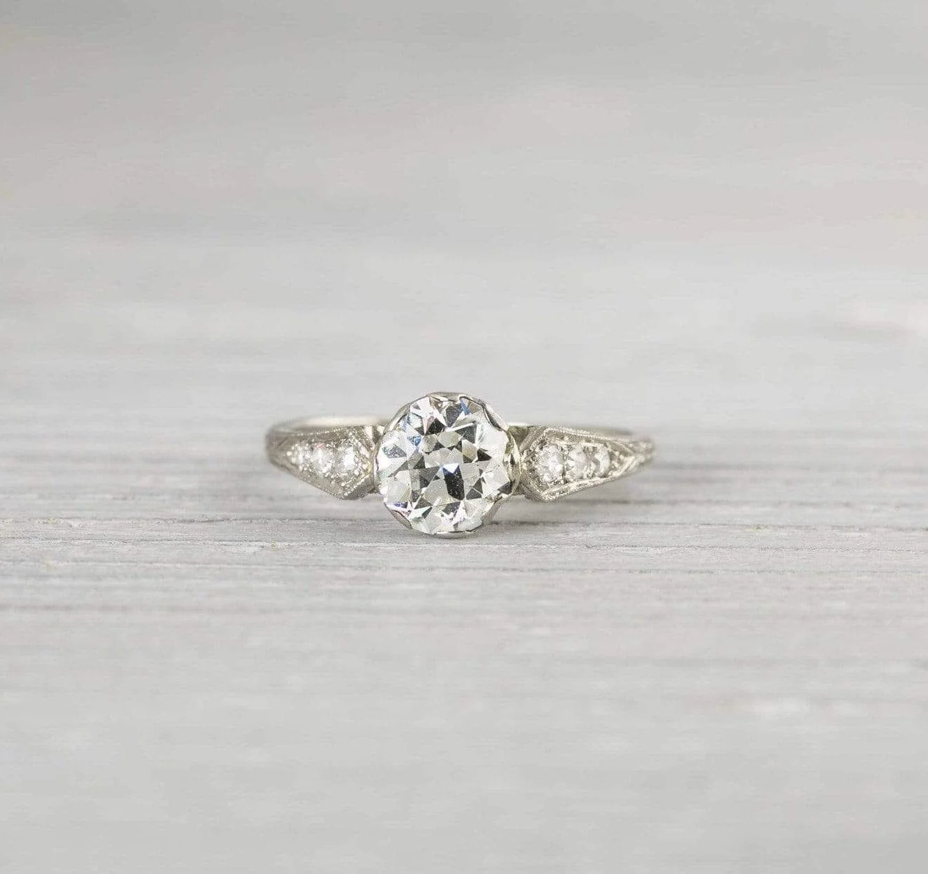 .94 Carat Art Deco Vintage Engagement Ring - Image 2