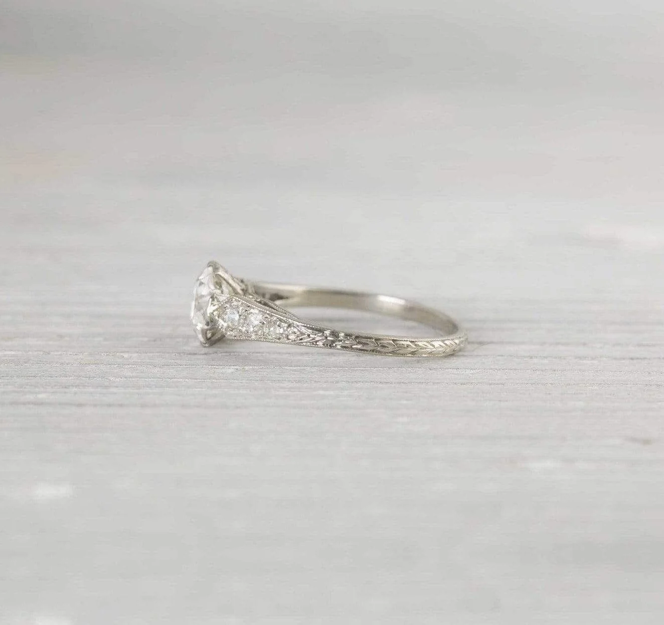 .94 Carat Art Deco Vintage Engagement Ring - Image 3