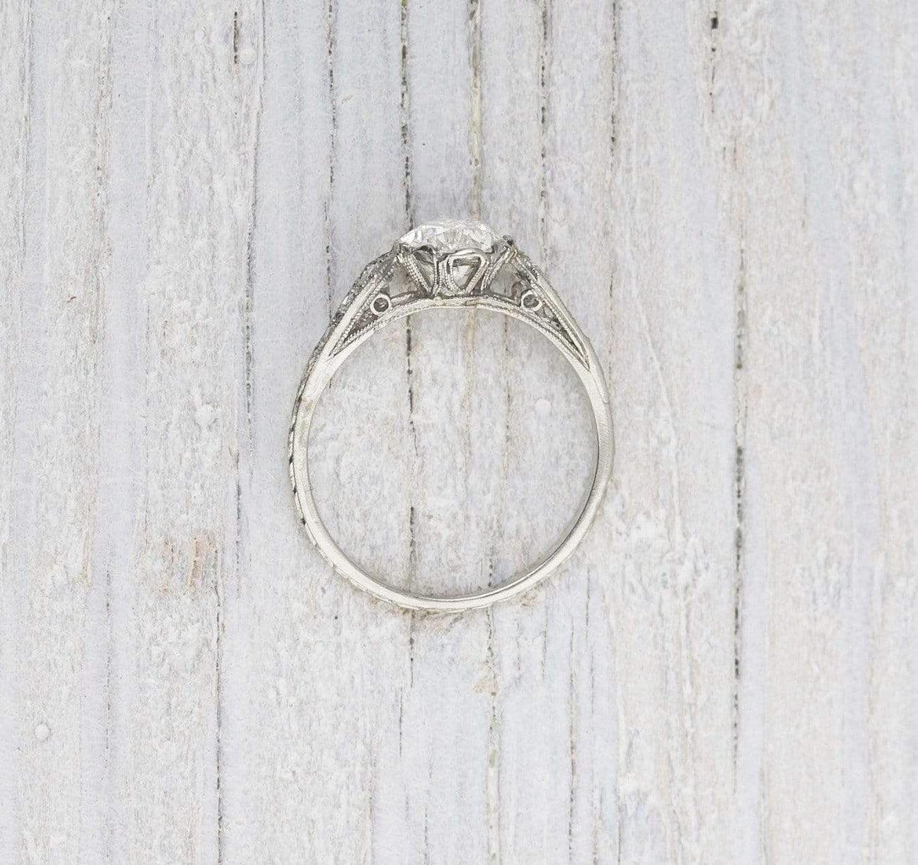 .94 Carat Art Deco Vintage Engagement Ring - Image 4
