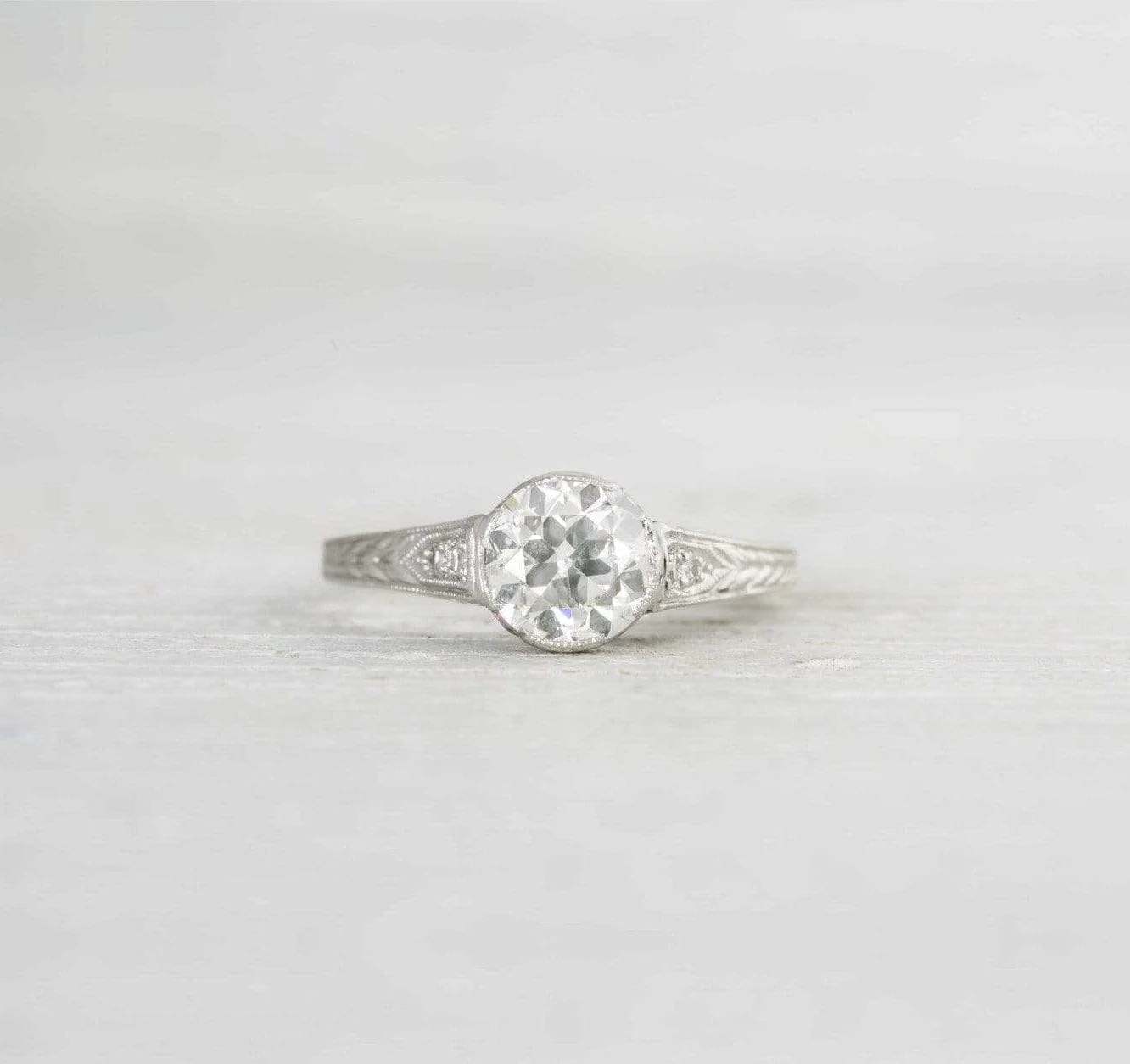 .95 Carat Vintage Diamond Engagement Ring - Image 2
