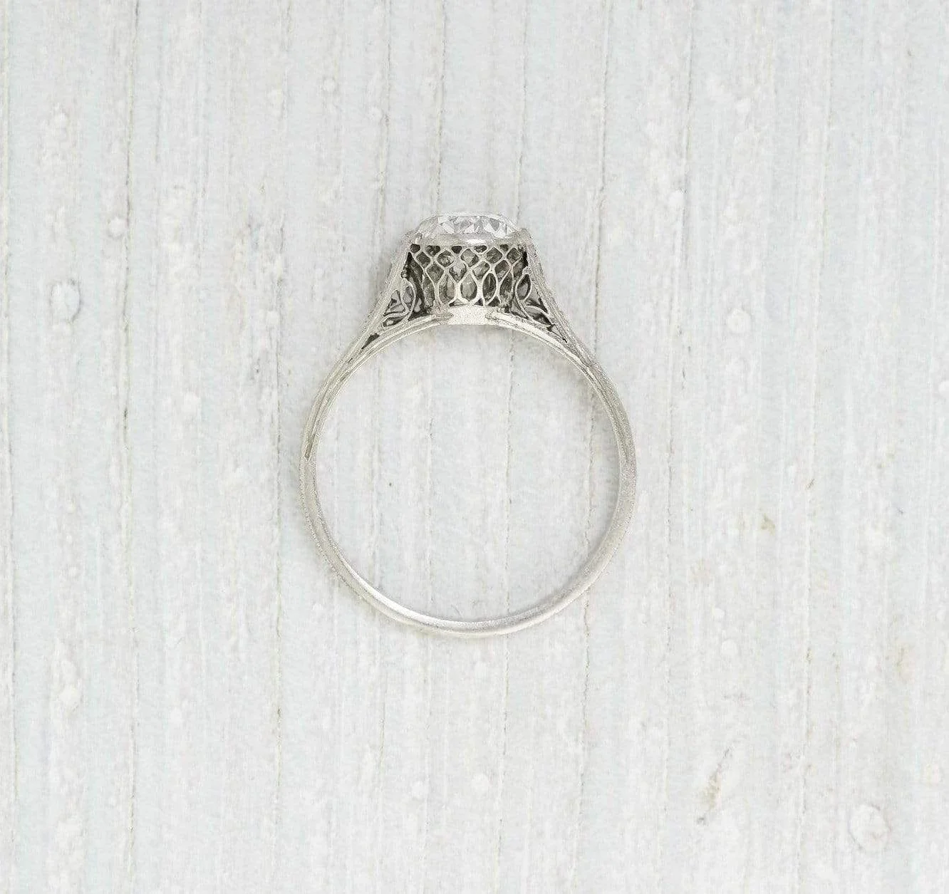 .95 Carat Vintage Diamond Engagement Ring - Image 4