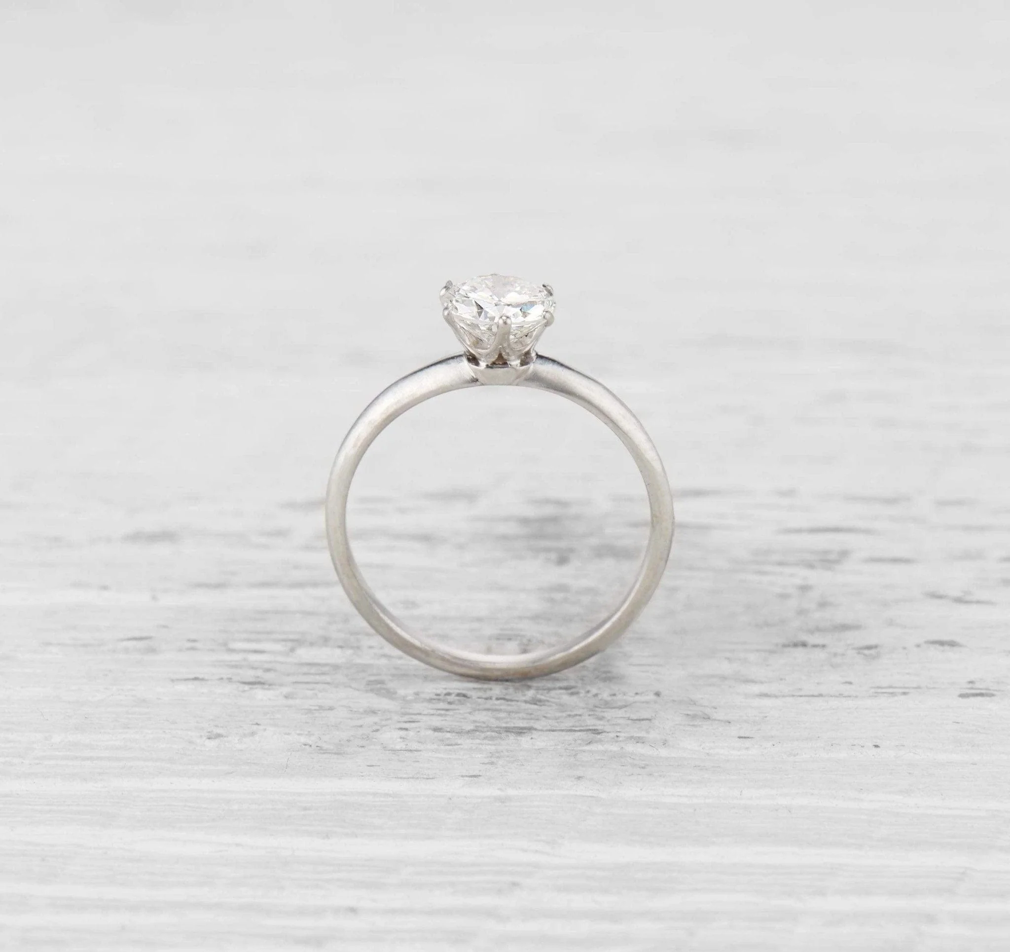 .98 CARAT TIFFANY & CO. DIAMOND SOLITAIRE ENGAGEMENT RING - Image 5