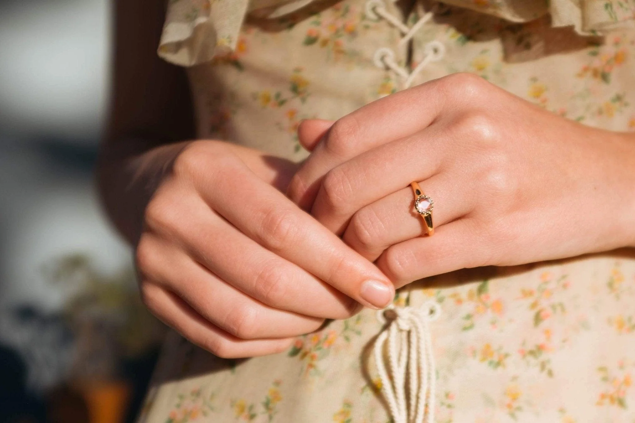 ANTIQUE DIAMOND ENGAGEMENT RING - Image 4