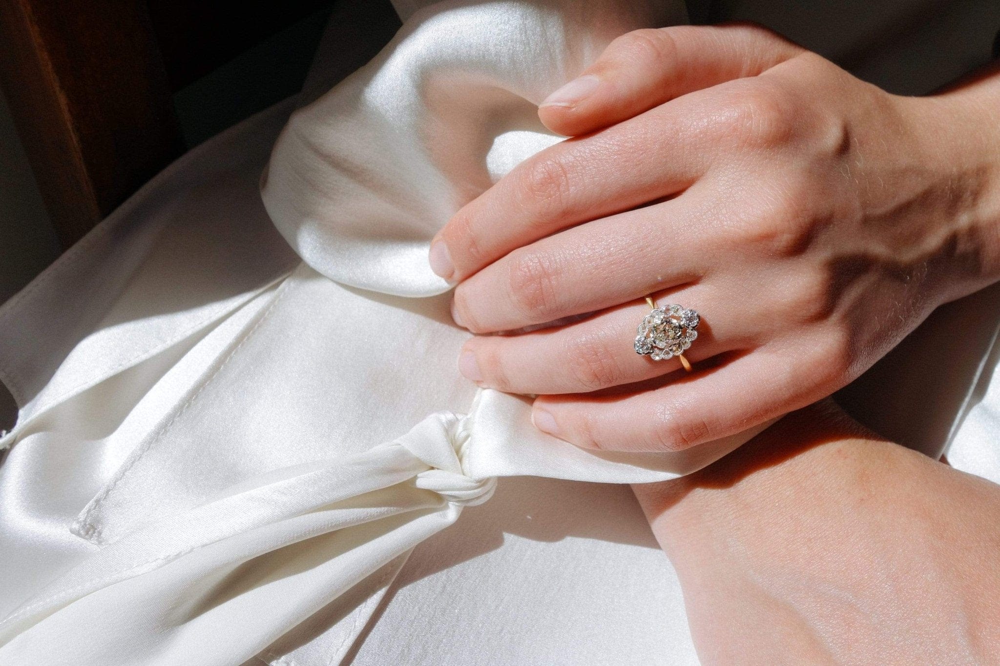 1.10 CARAT ANTIQUE EDWARDIAN DIAMOND ENGAGEMENT RING - Image 6