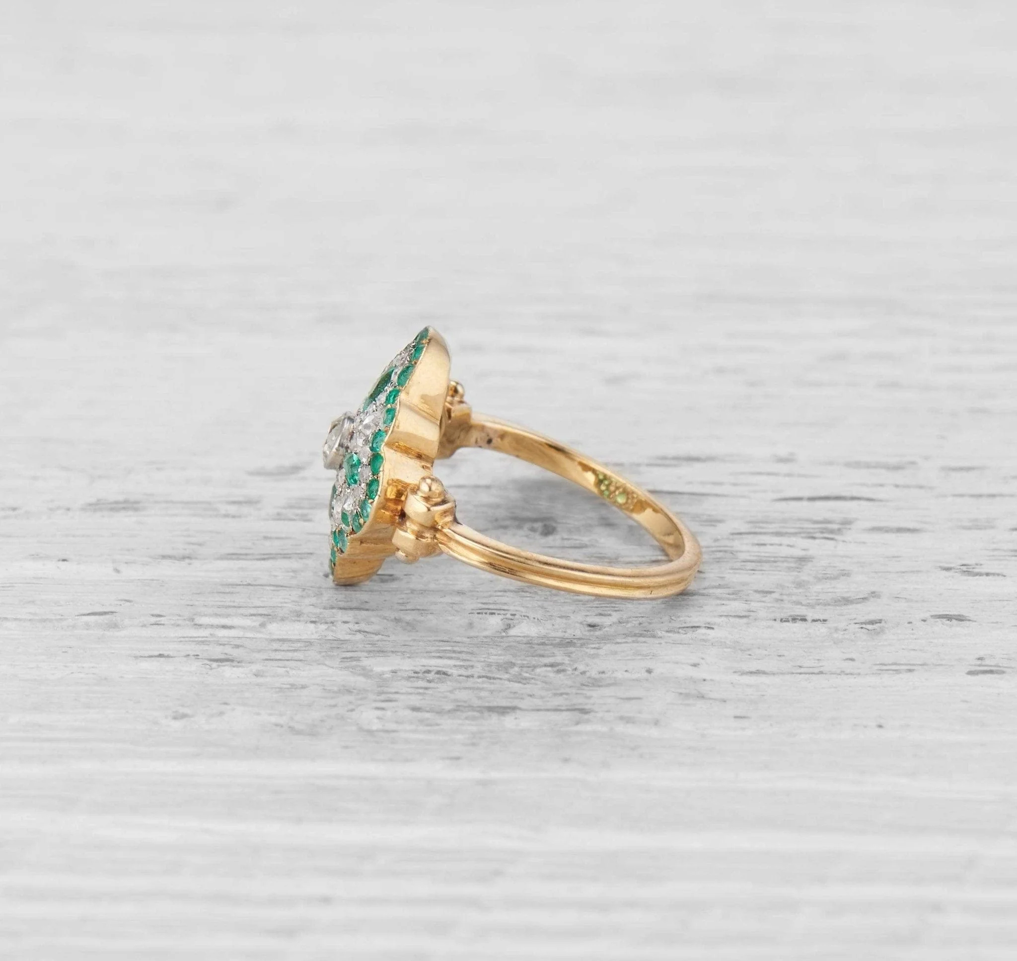 ANTIQUE EMERALD AND DIAMOND RING - Image 2