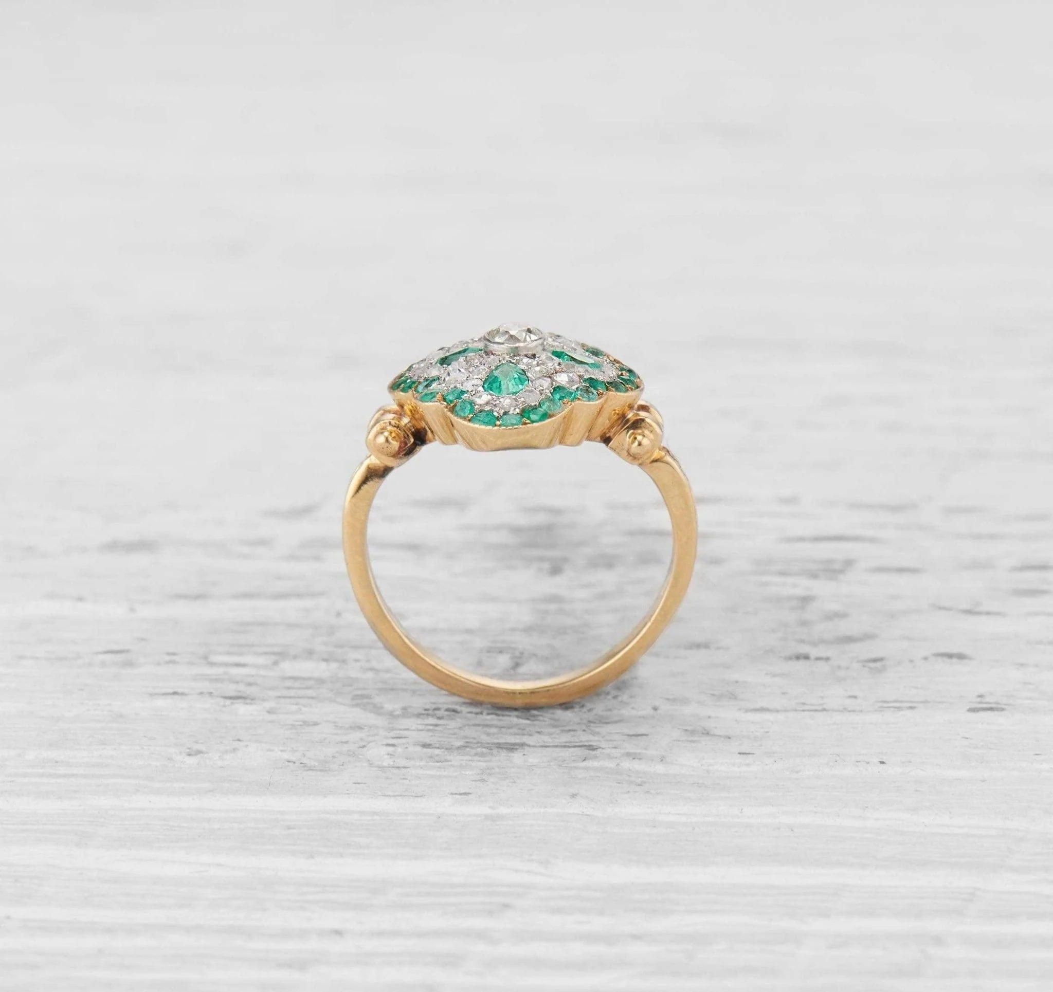 ANTIQUE EMERALD AND DIAMOND RING - Image 4
