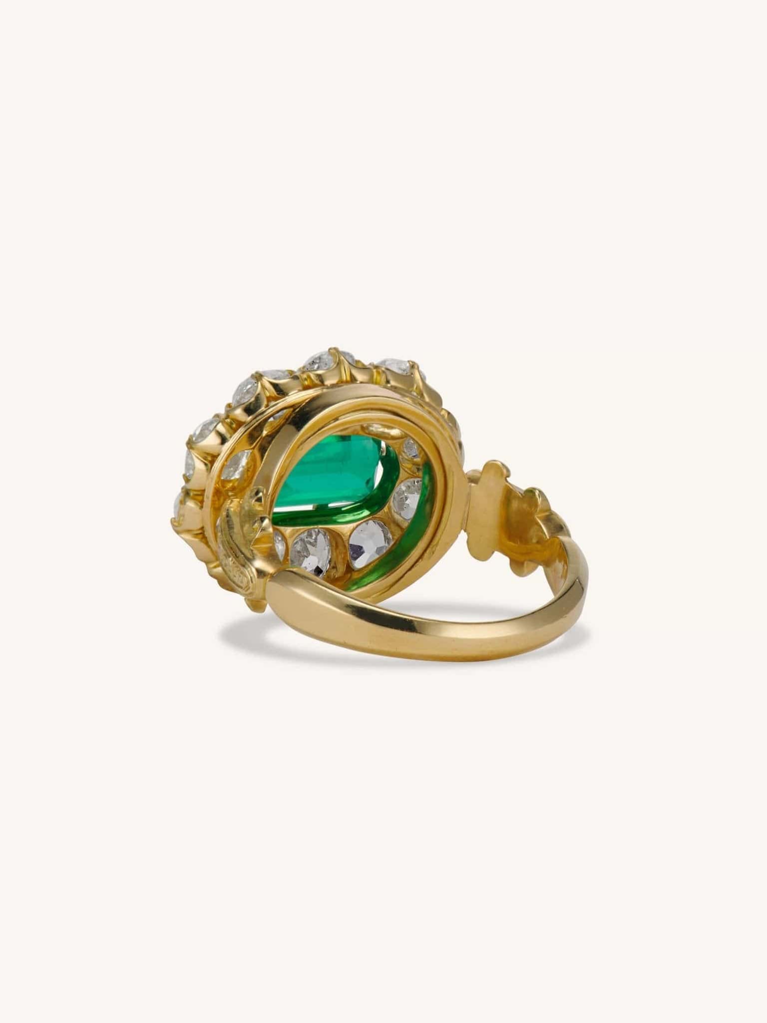 Victorian Archaeological Revival 2.01 Carat Emerald & Diamond Cluster Vintage Ring - Image 5