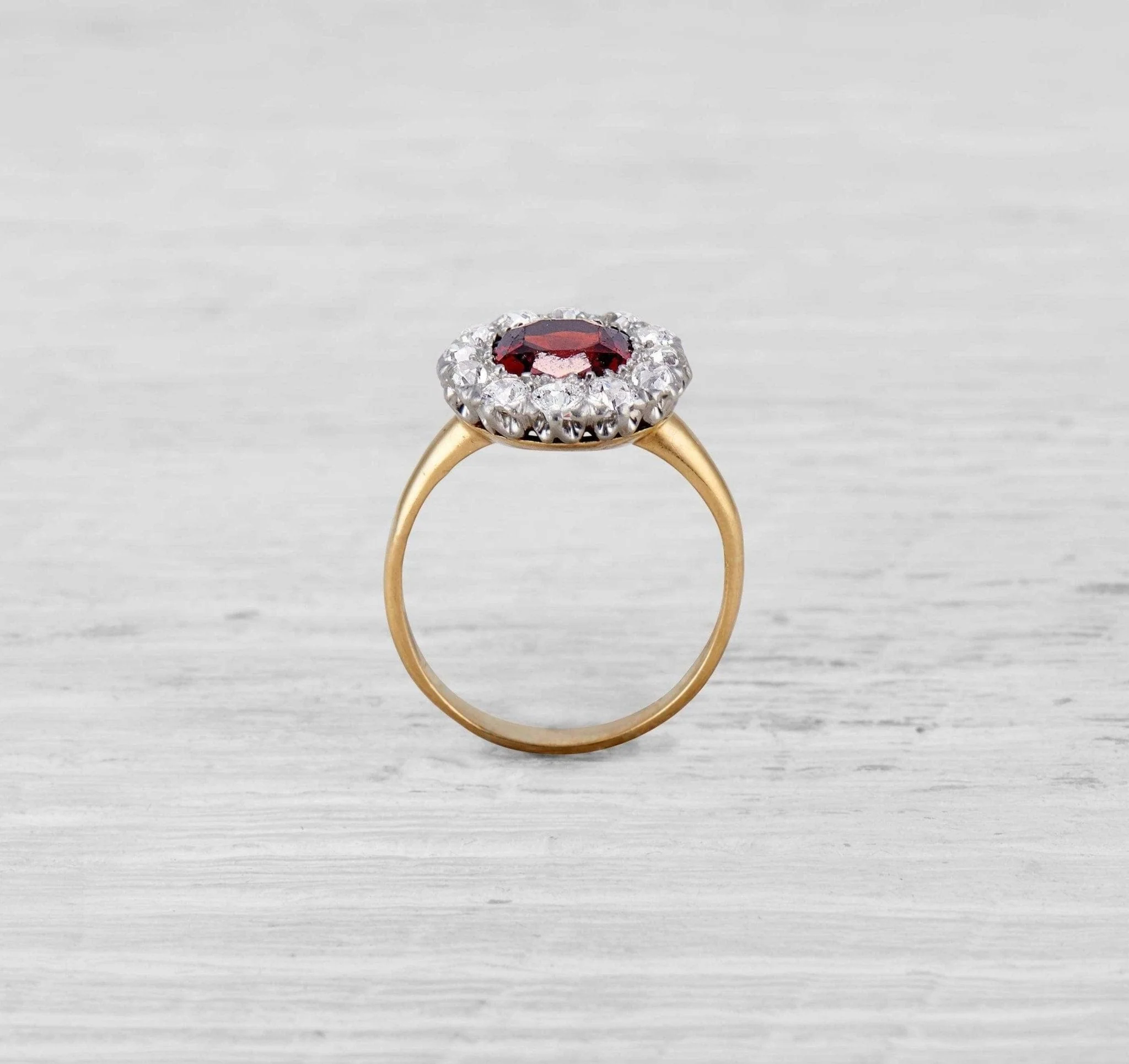 ANTIQUE VICTORIAN GARNET AND DIAMOND CLUSTER RING - Image 4