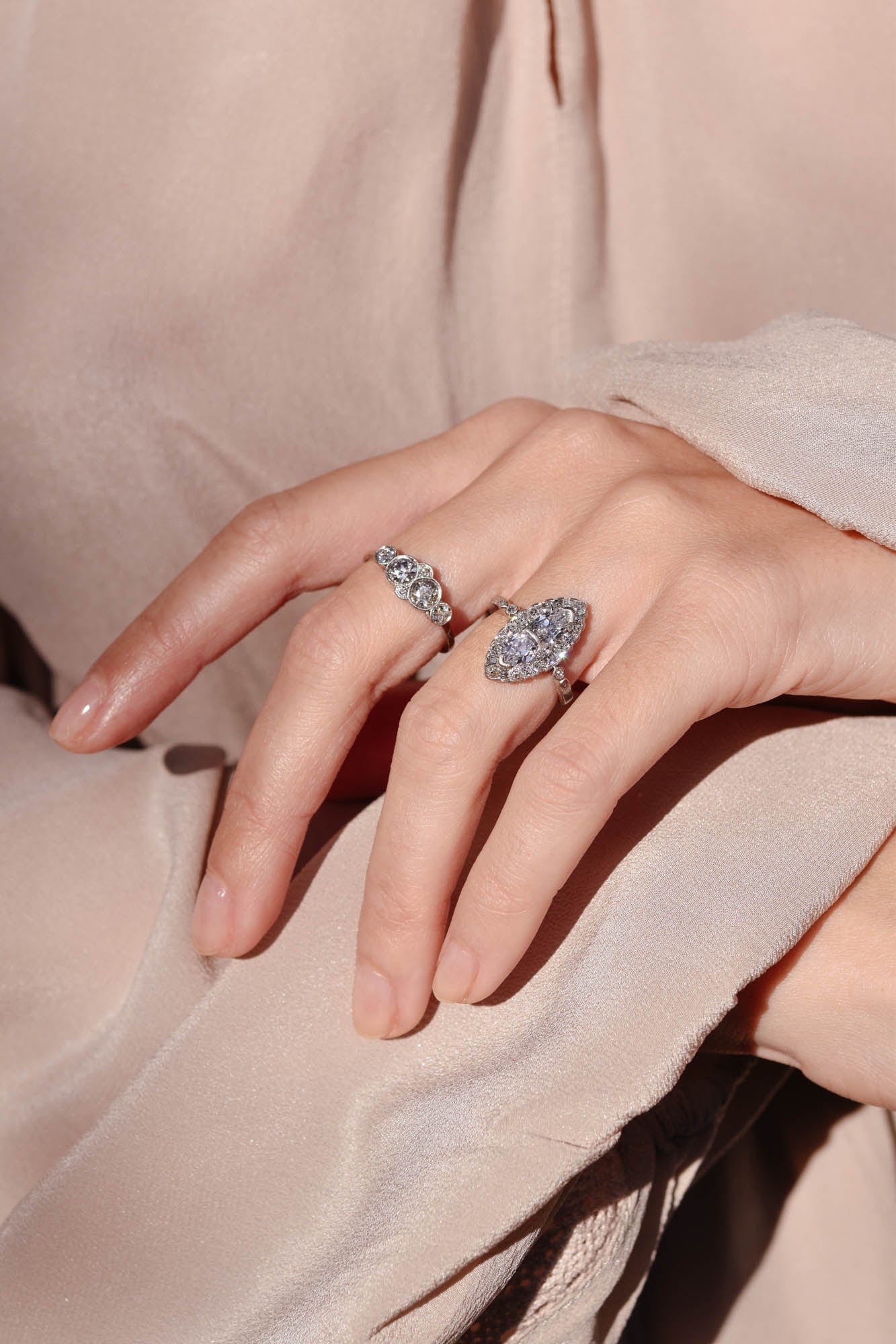 Art Deco 1.00 Carat Pear Cut Diamond Vintage Ring - Image 5
