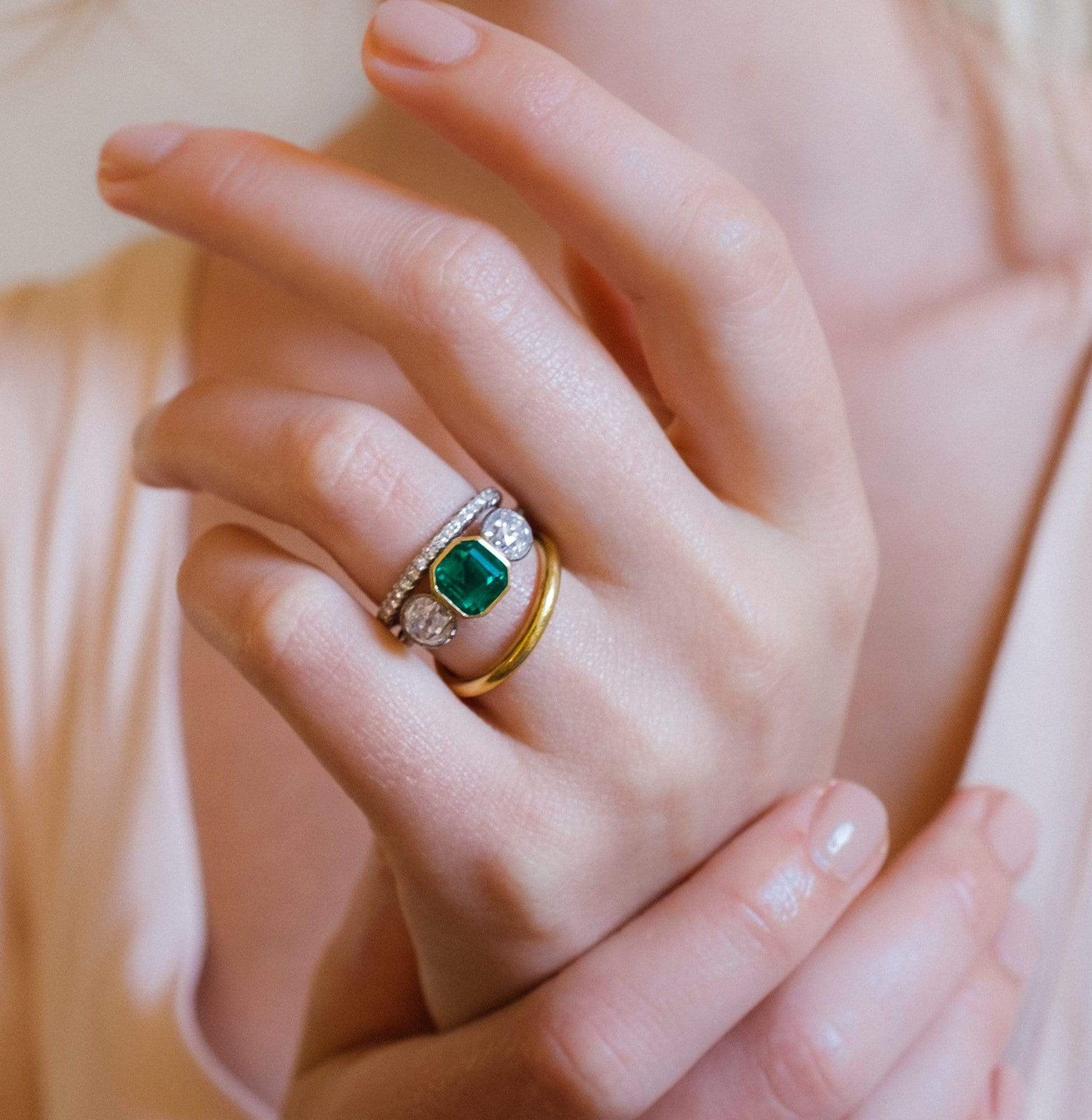 Art Deco Colombian Emerald and Diamond Three-Stone Ring - Image 4