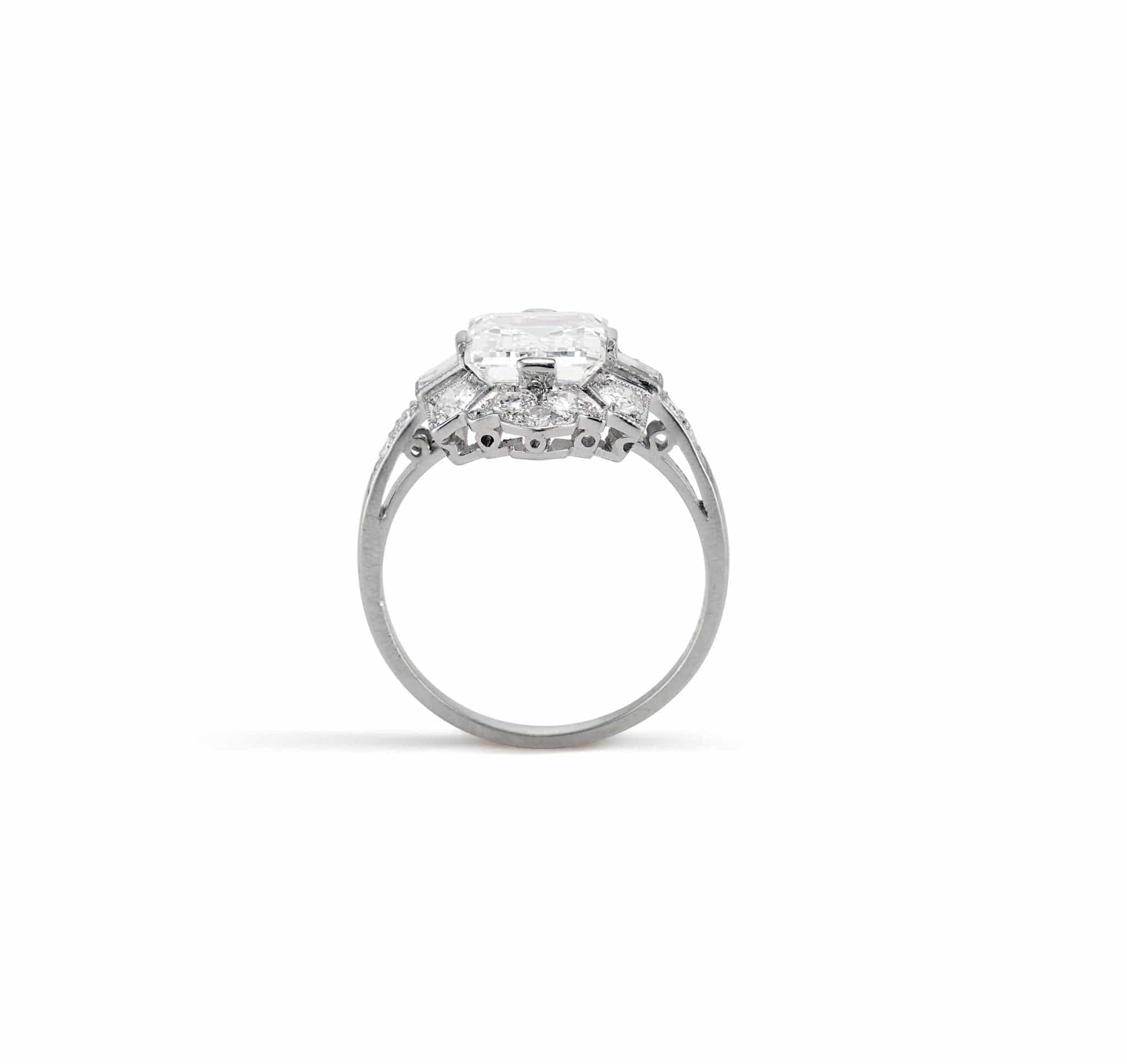Art Deco 2.00 Carat Emerald Cut Diamond Engagement Ring - Image 4