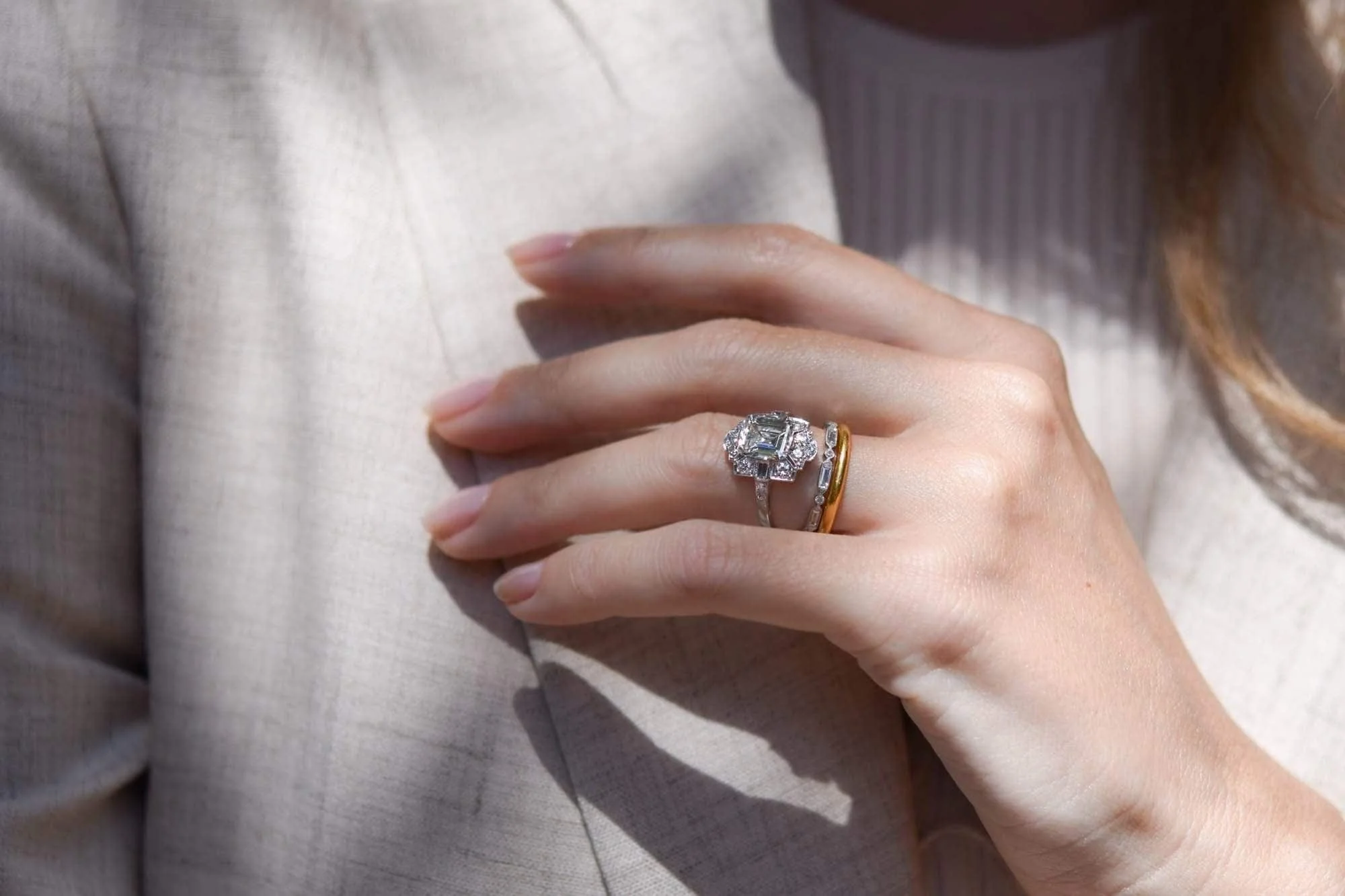 Art Deco 2.00 Carat Emerald Cut Diamond Engagement Ring - Image 5