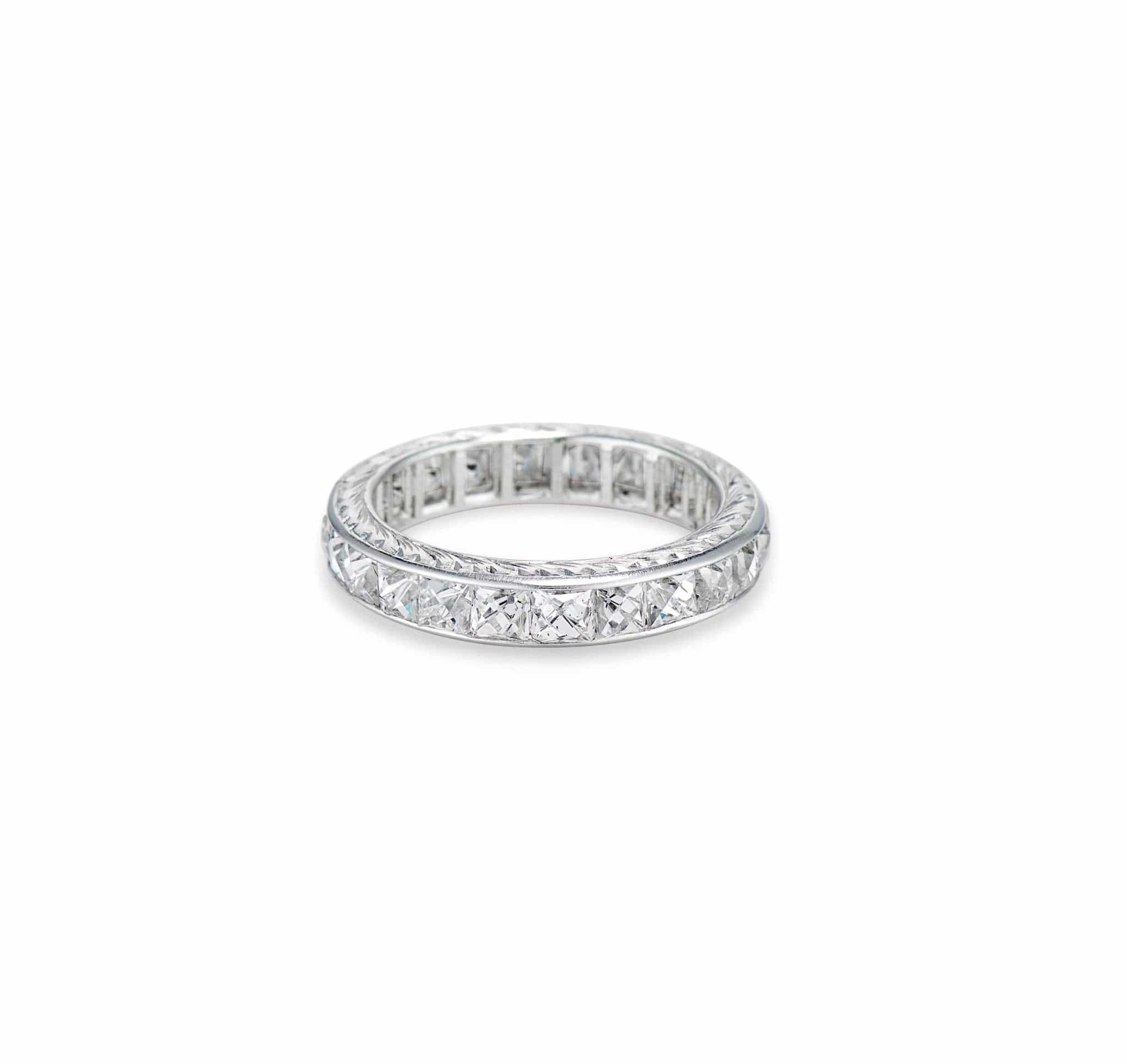 Art Deco 4.50 Carat French-Cut Diamond Platinum Band - Image 3