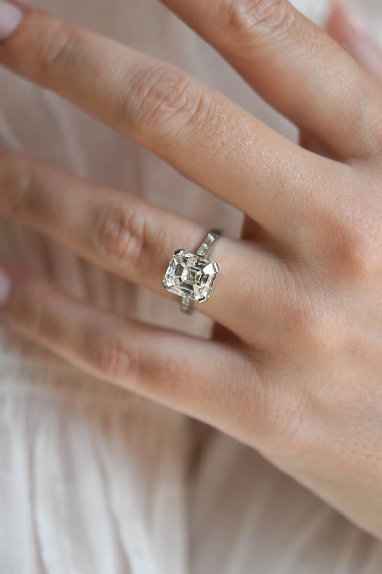 Art Deco 4.43 Carat Emerald Cut Diamond Vintage Engagement Ring - Image 7