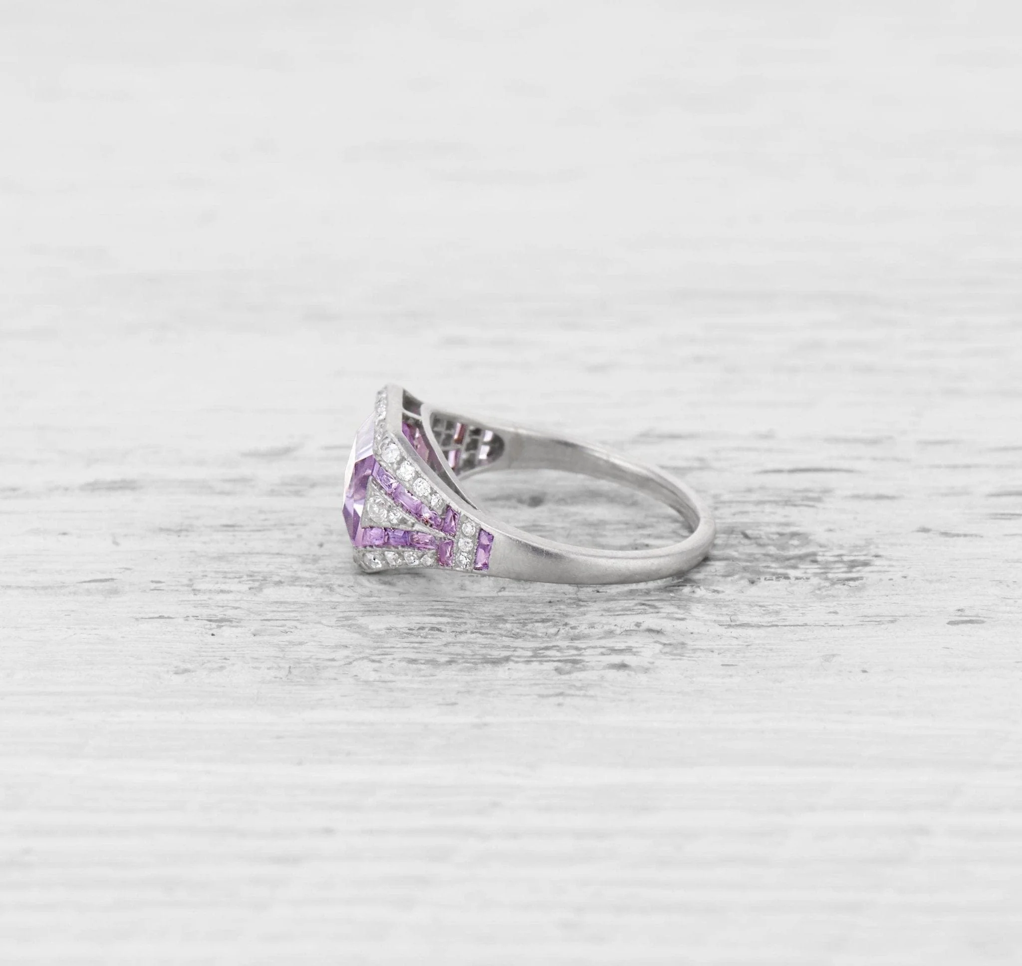 ART DECO AMETHYST AND DIAMOND ENGAGEMENT RING - Image 3