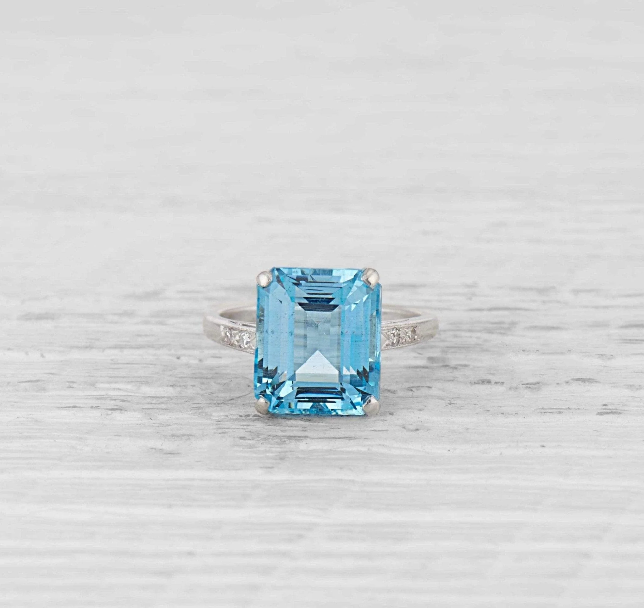 Art Deco Aquamarine and Diamond Ring - Image 2